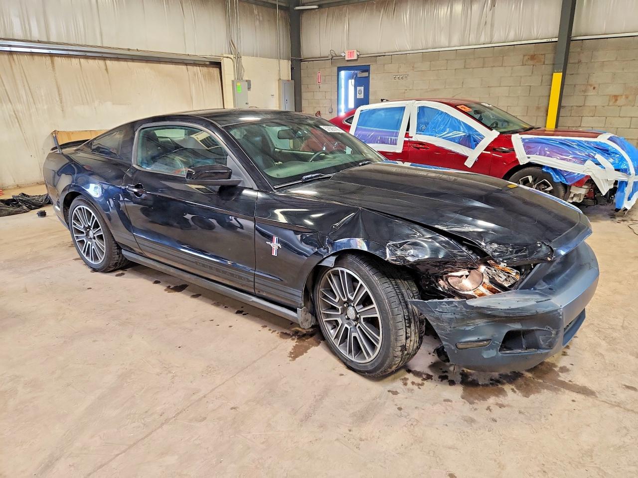 2011 Ford Mustang Black vin: 1ZVBP8AM6B5152761