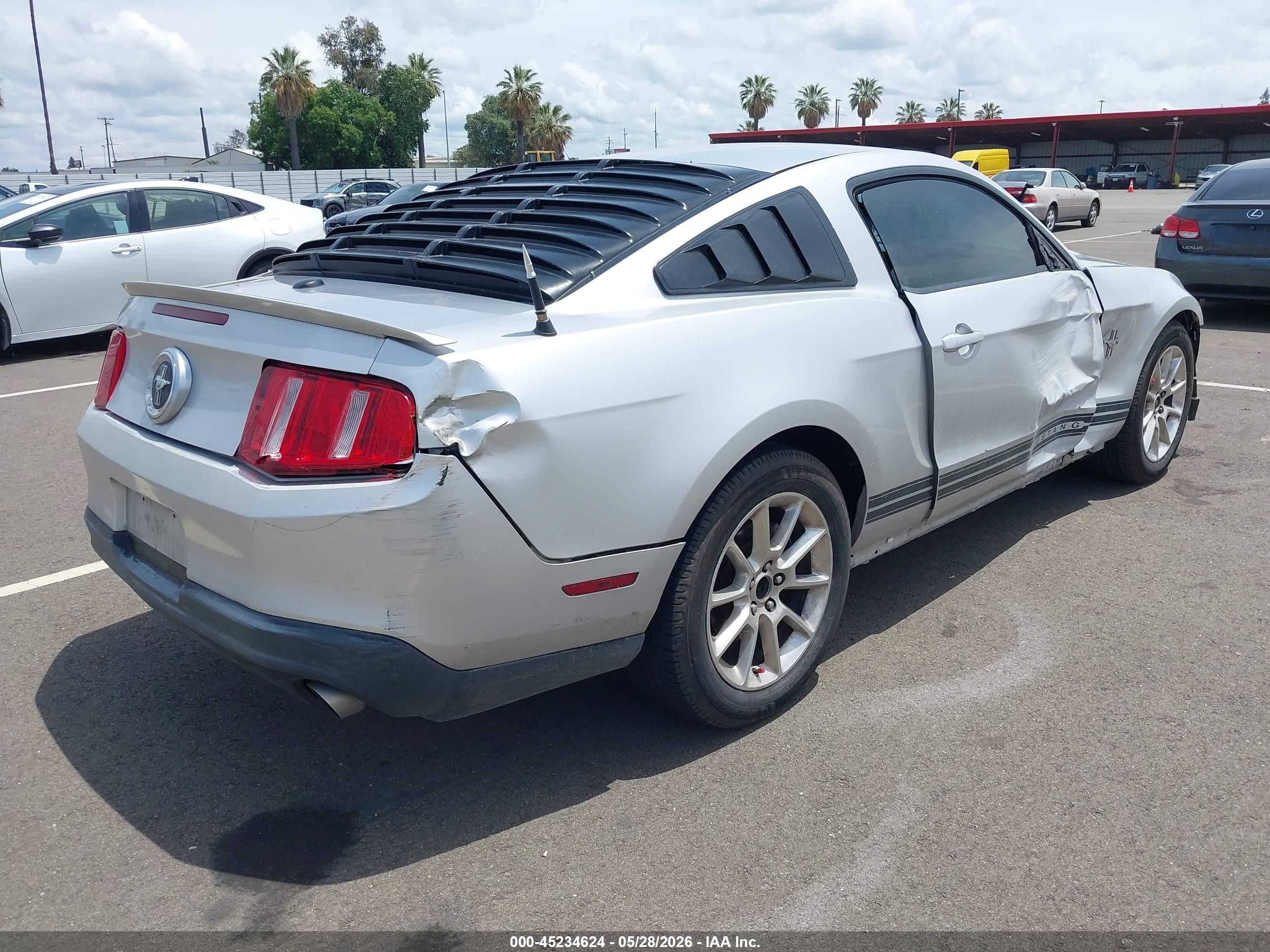 2011 Ford Mustang V6 Premium Silver vin: 1ZVBP8AM6B5159015