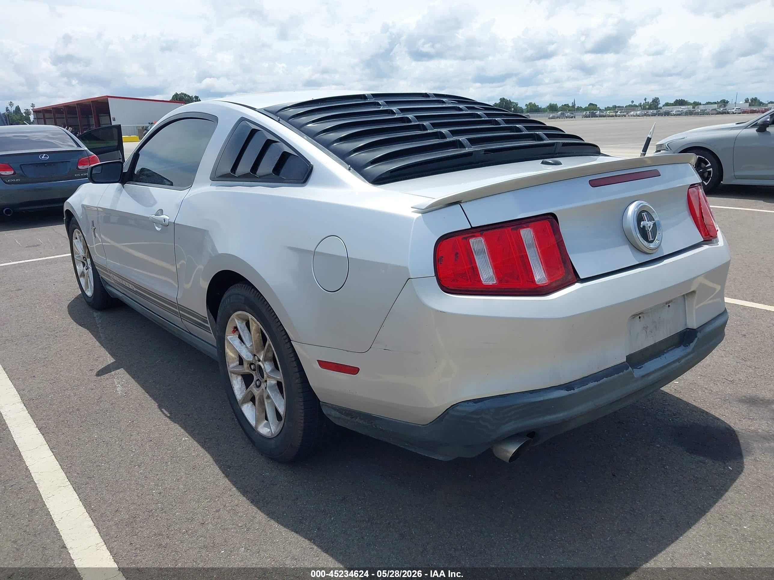 2011 Ford Mustang V6 Premium Silver vin: 1ZVBP8AM6B5159015