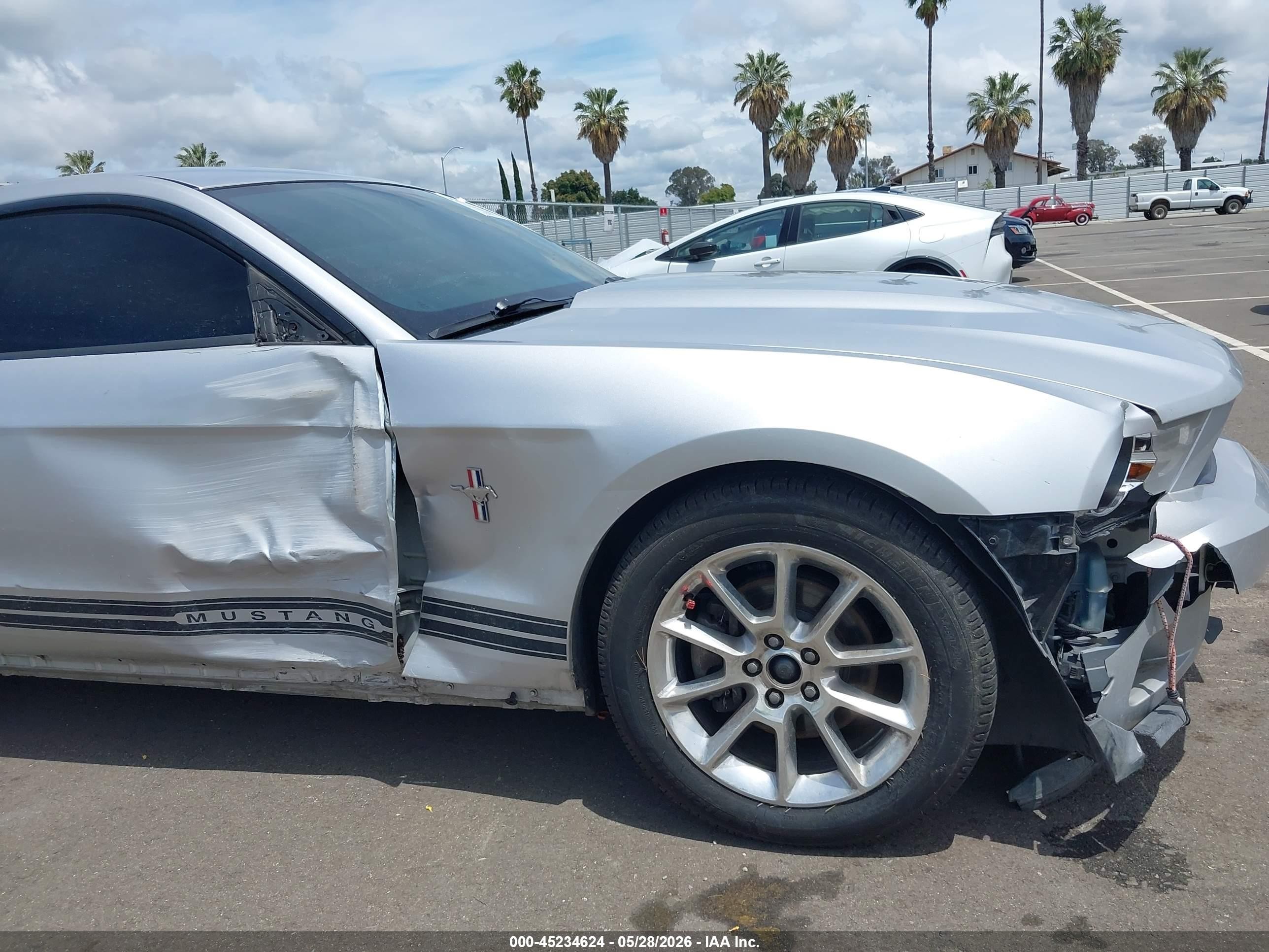 2011 Ford Mustang V6 Premium Silver vin: 1ZVBP8AM6B5159015