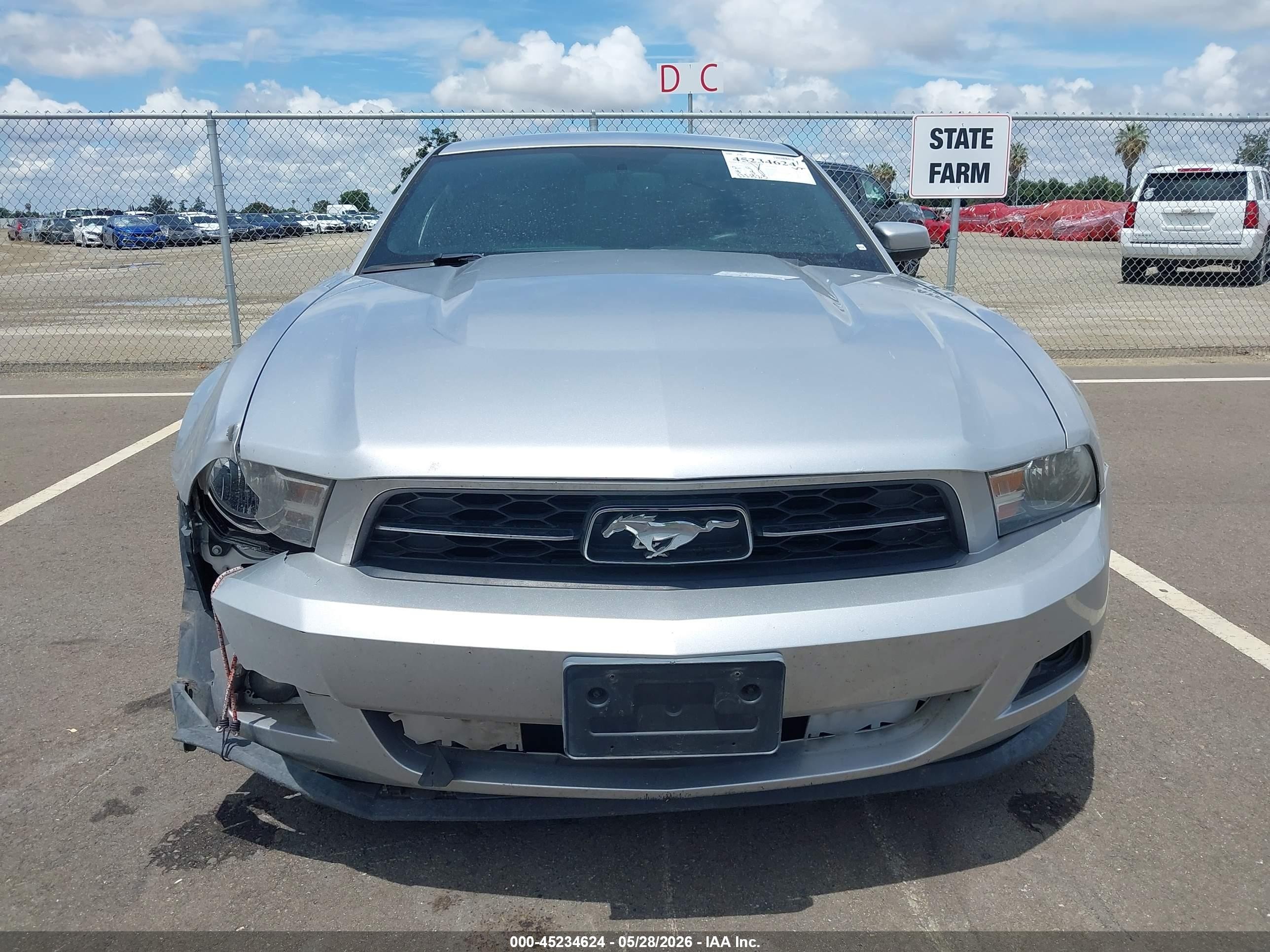 2011 Ford Mustang V6 Premium Silver vin: 1ZVBP8AM6B5159015