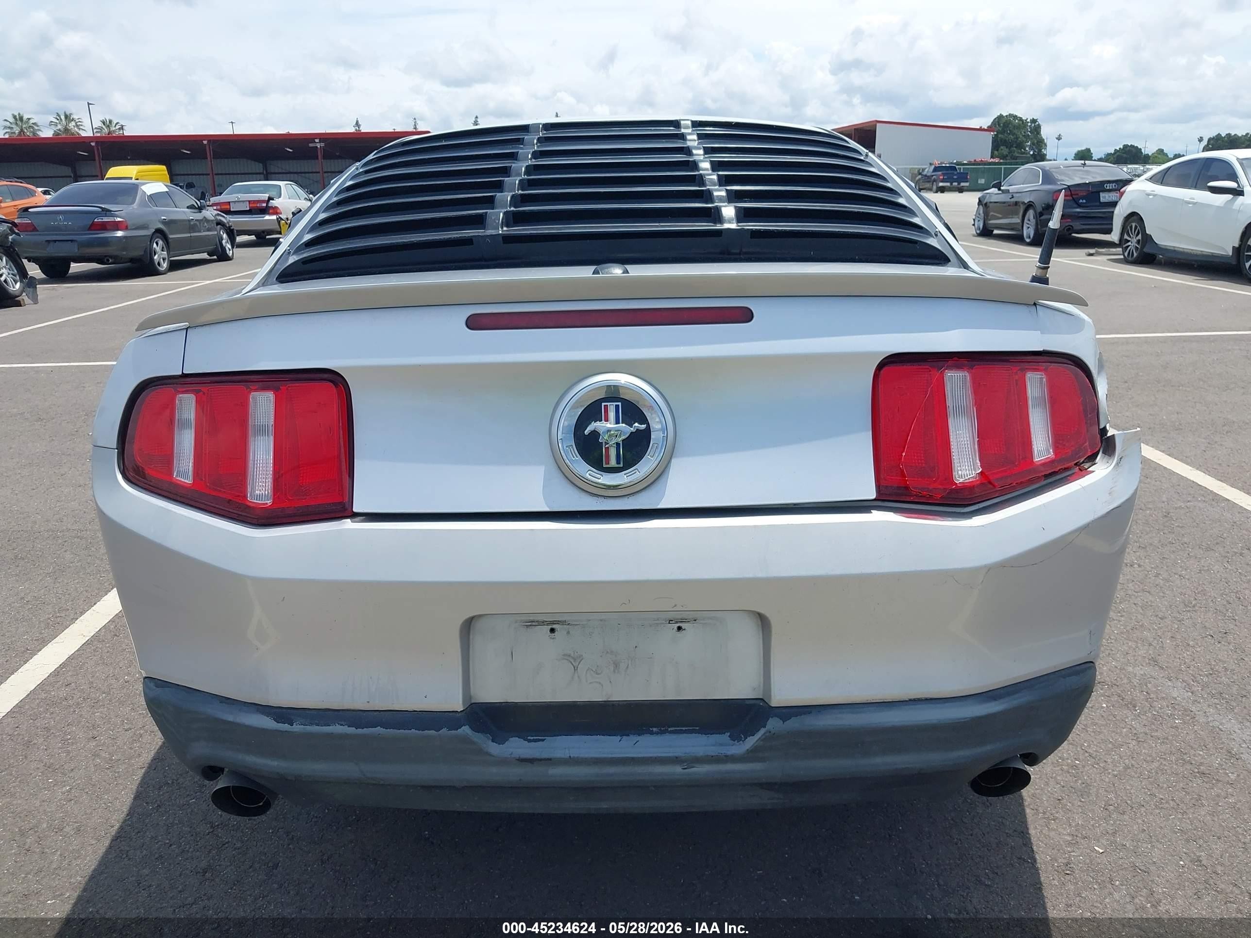 2011 Ford Mustang V6 Premium Silver vin: 1ZVBP8AM6B5159015