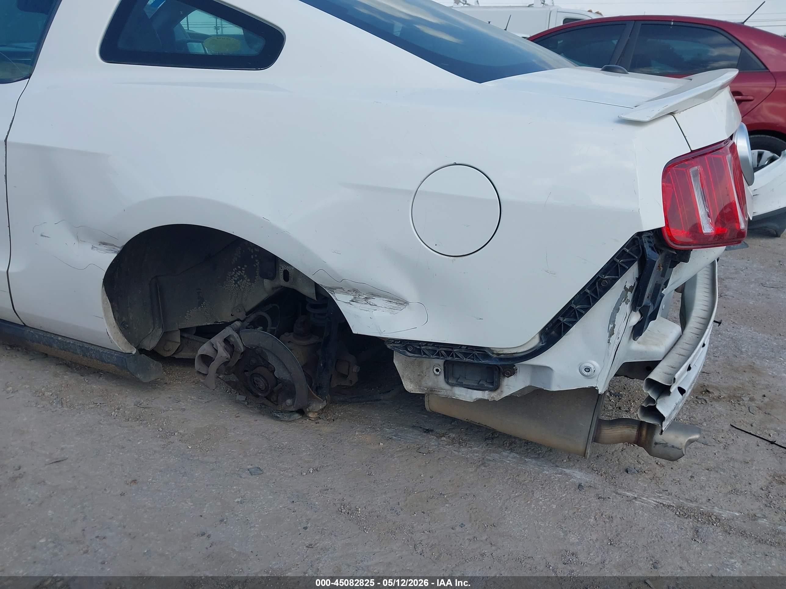 2012 Ford Mustang V6 Premium White vin: 1ZVBP8AM6C5205606
