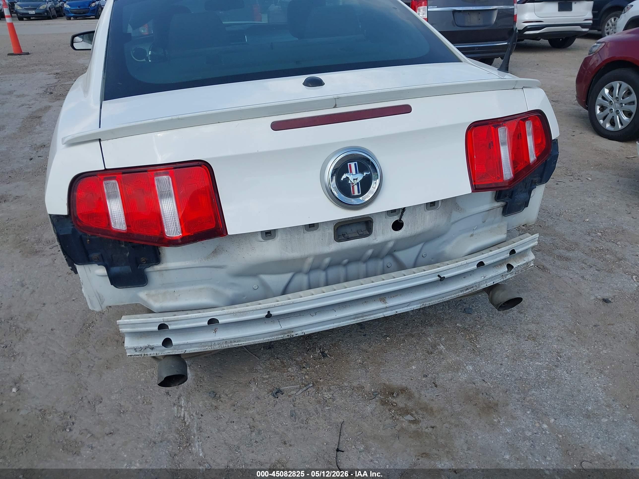 2012 Ford Mustang V6 Premium White vin: 1ZVBP8AM6C5205606