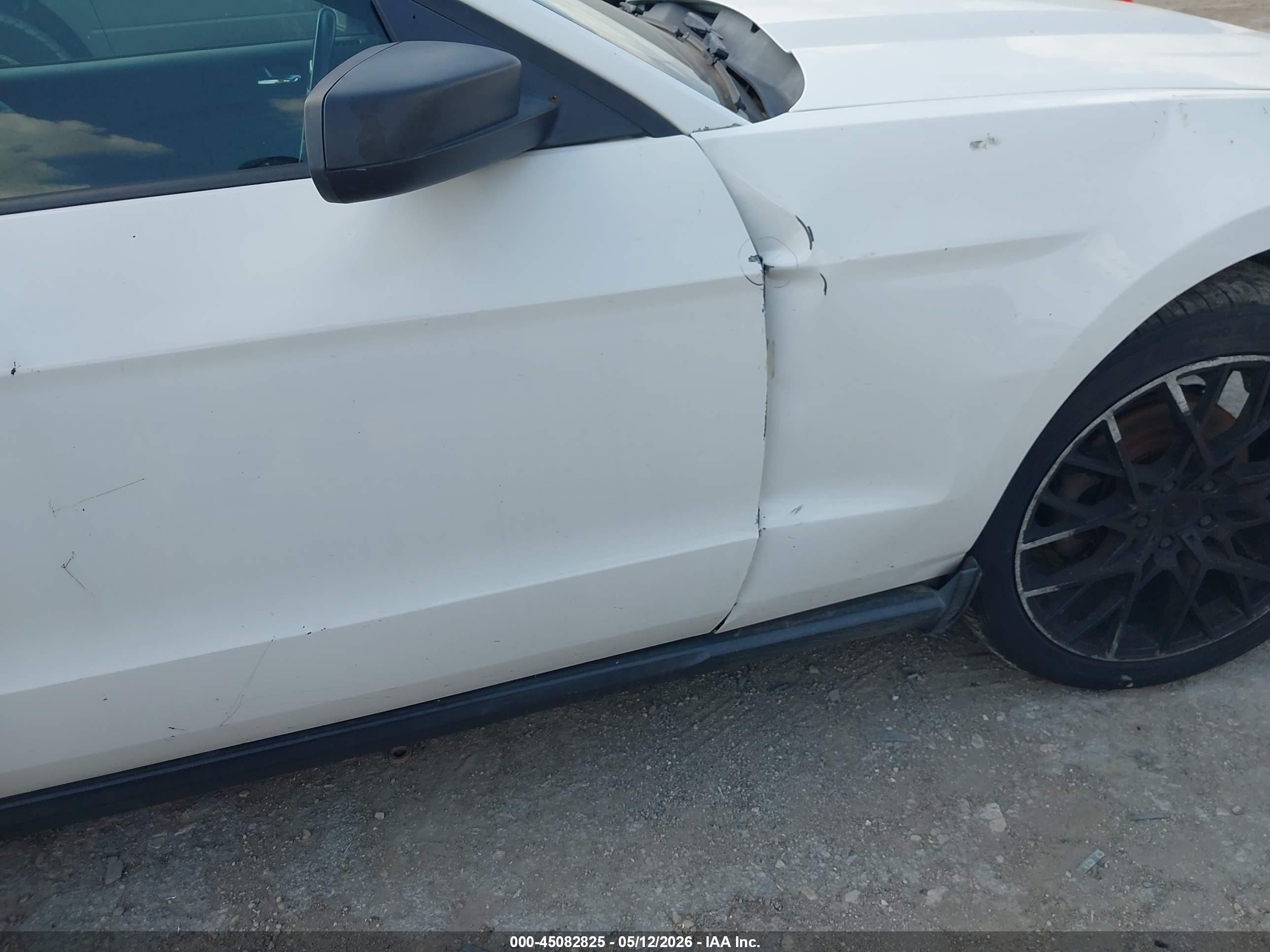 2012 Ford Mustang V6 Premium White vin: 1ZVBP8AM6C5205606