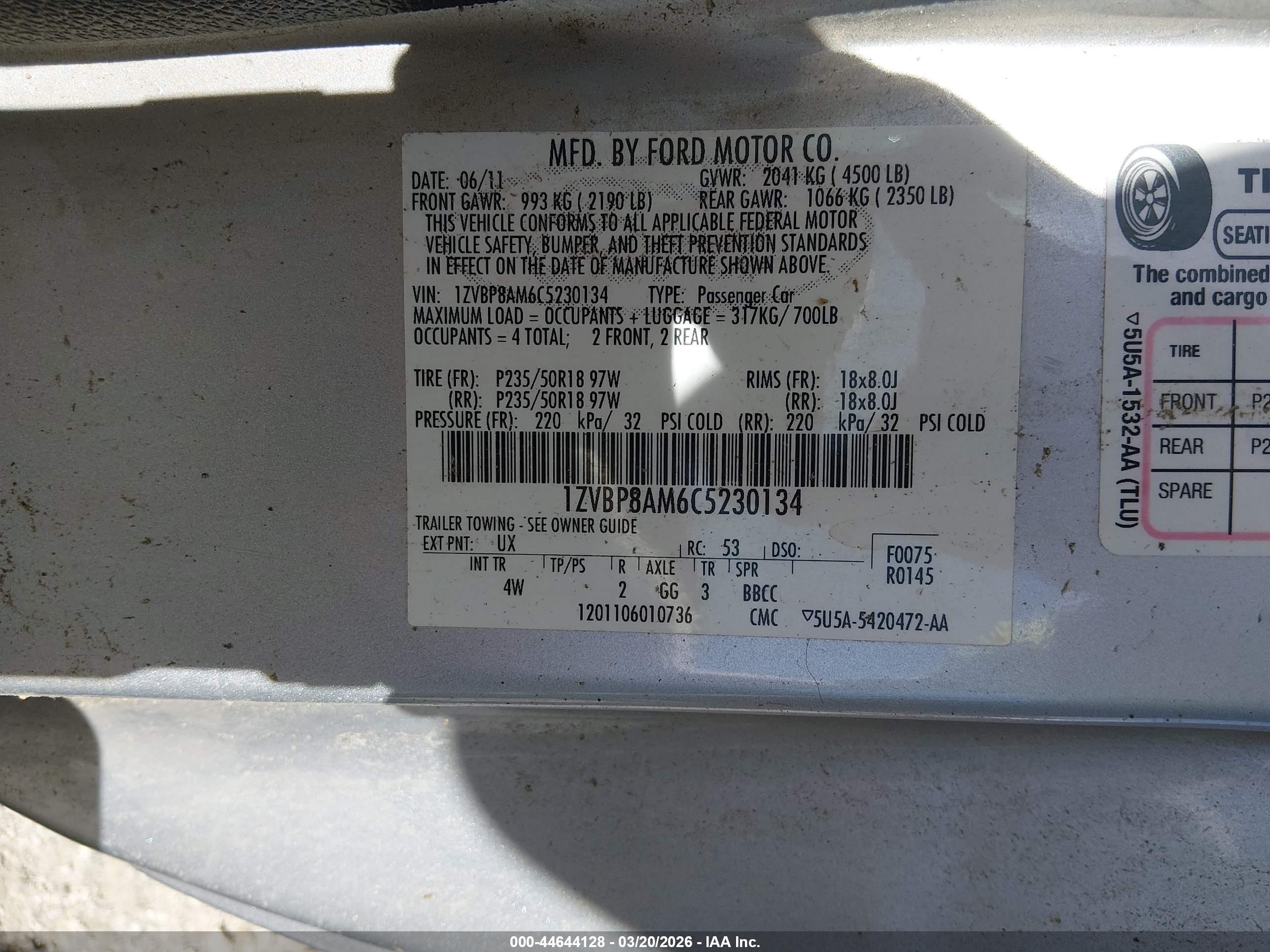 2012 Ford Mustang V6 Premium Серебряный vin: 1ZVBP8AM6C5230134