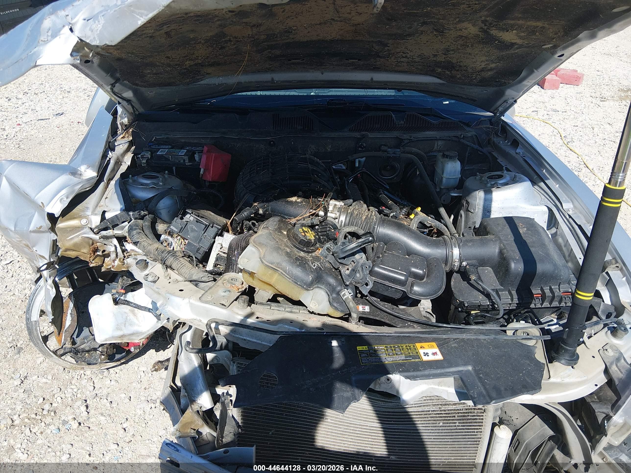 2012 Ford Mustang V6 Premium Серебряный vin: 1ZVBP8AM6C5230134