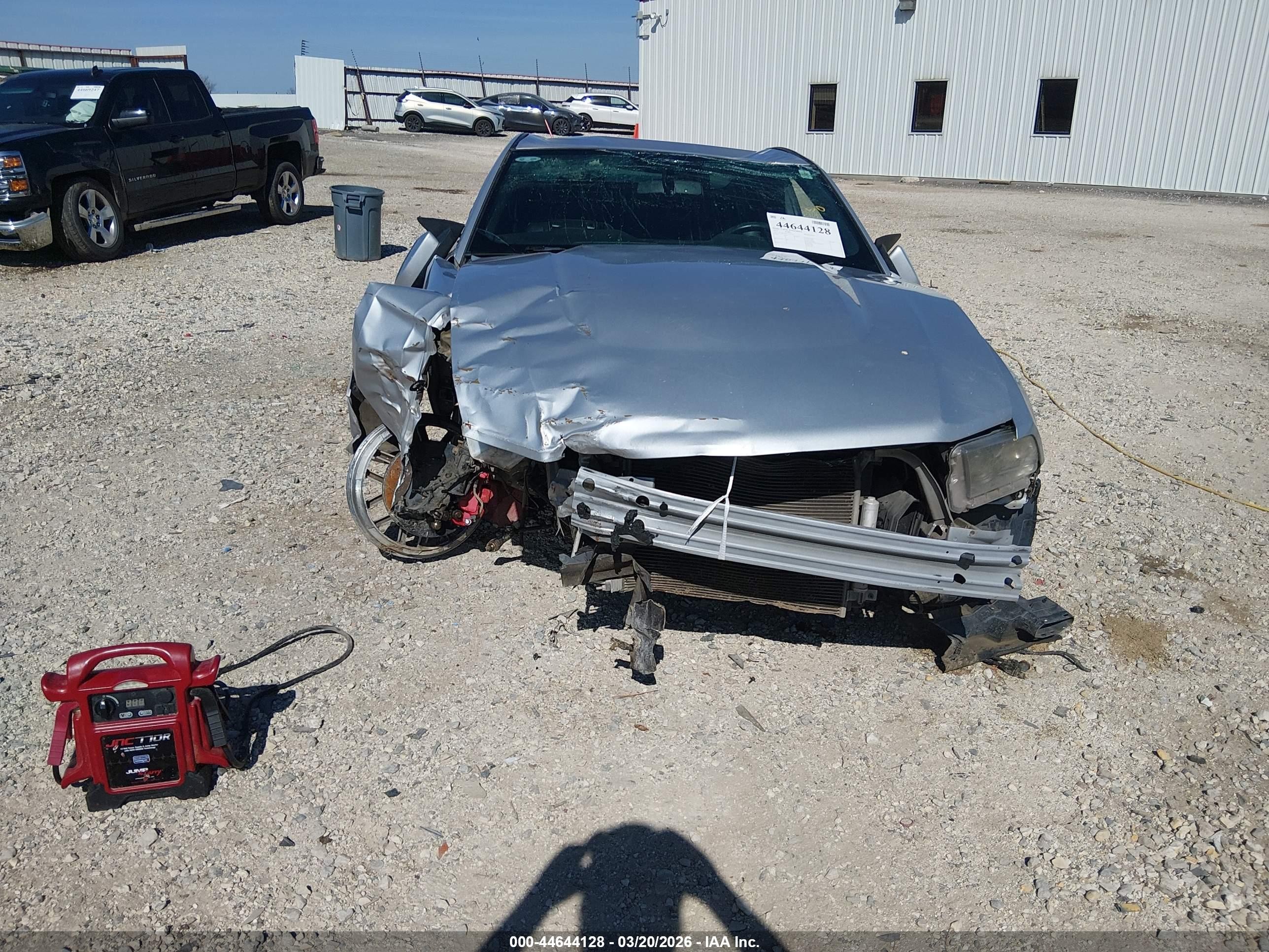 2012 Ford Mustang V6 Premium Серебряный vin: 1ZVBP8AM6C5230134