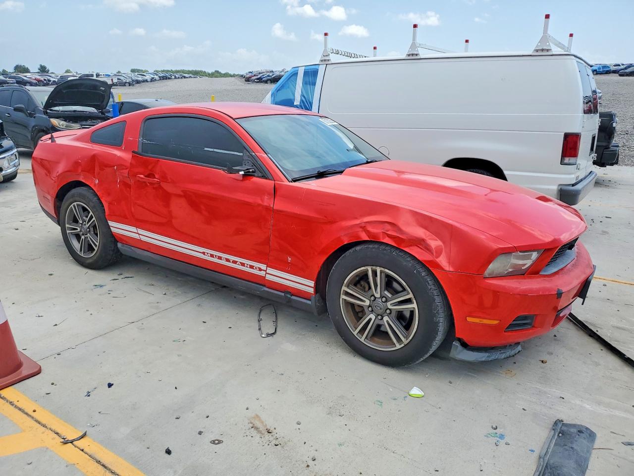 2012 Ford Mustang Red vin: 1ZVBP8AM6C5230859