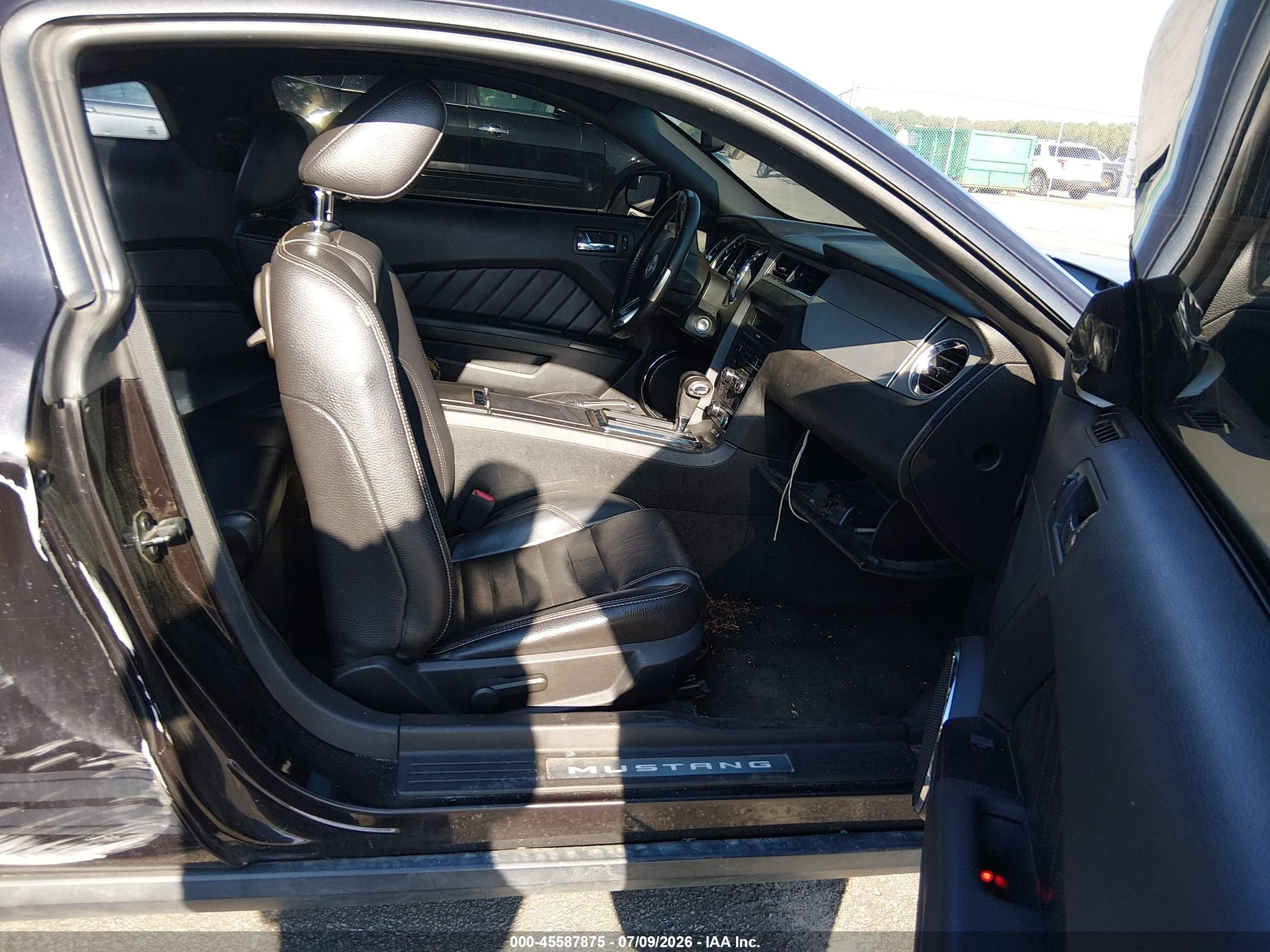 2012 Ford Mustang V6 Premium Black vin: 1ZVBP8AM6C5230943