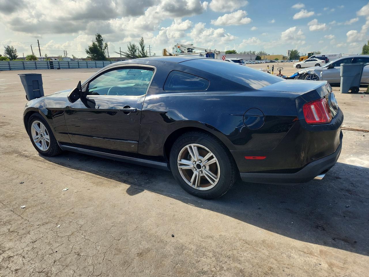 2012 Ford Mustang Black vin: 1ZVBP8AM6C5253705