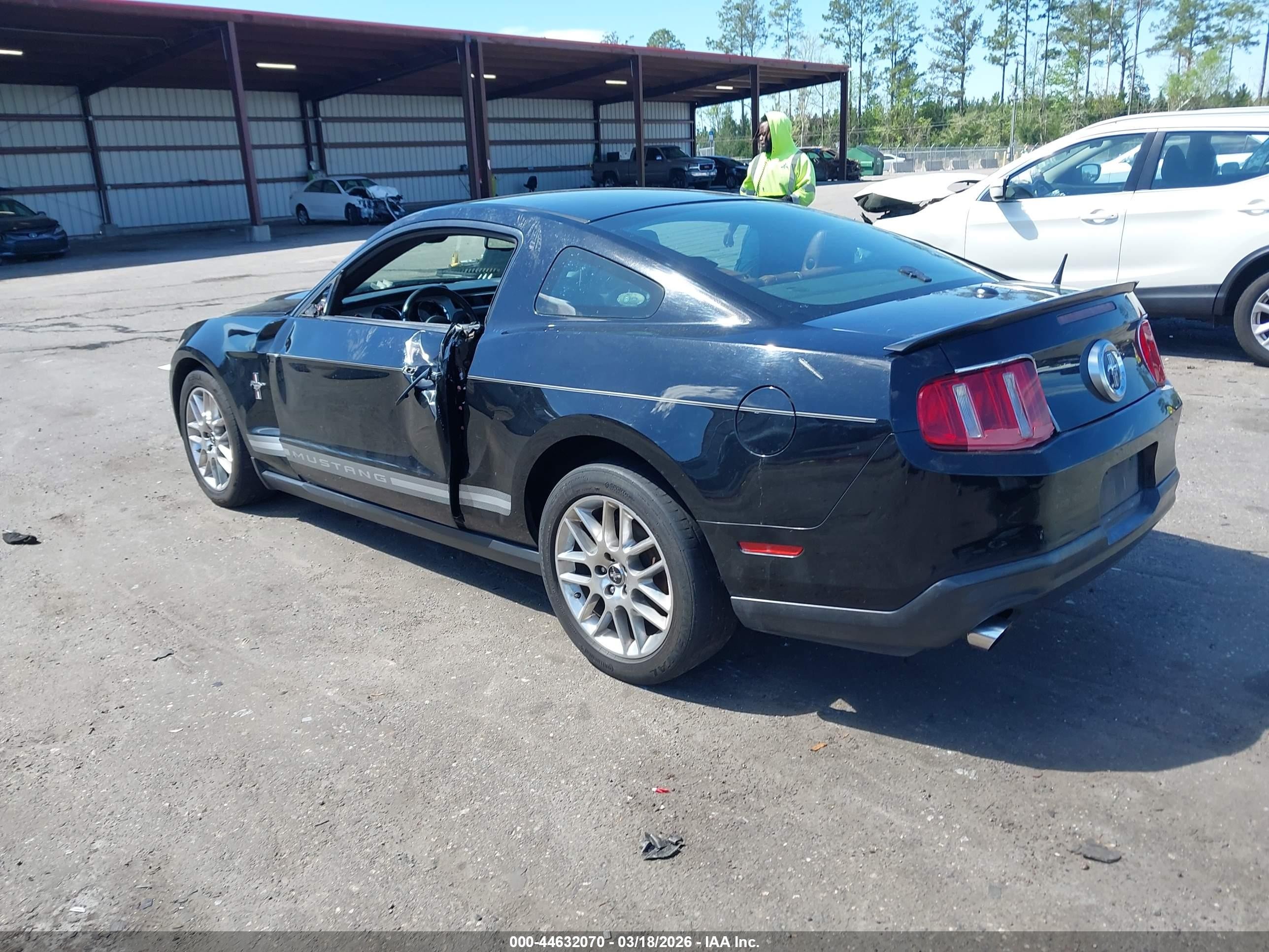 2012 Ford Mustang V6 Premium Черный vin: 1ZVBP8AM6C5274618