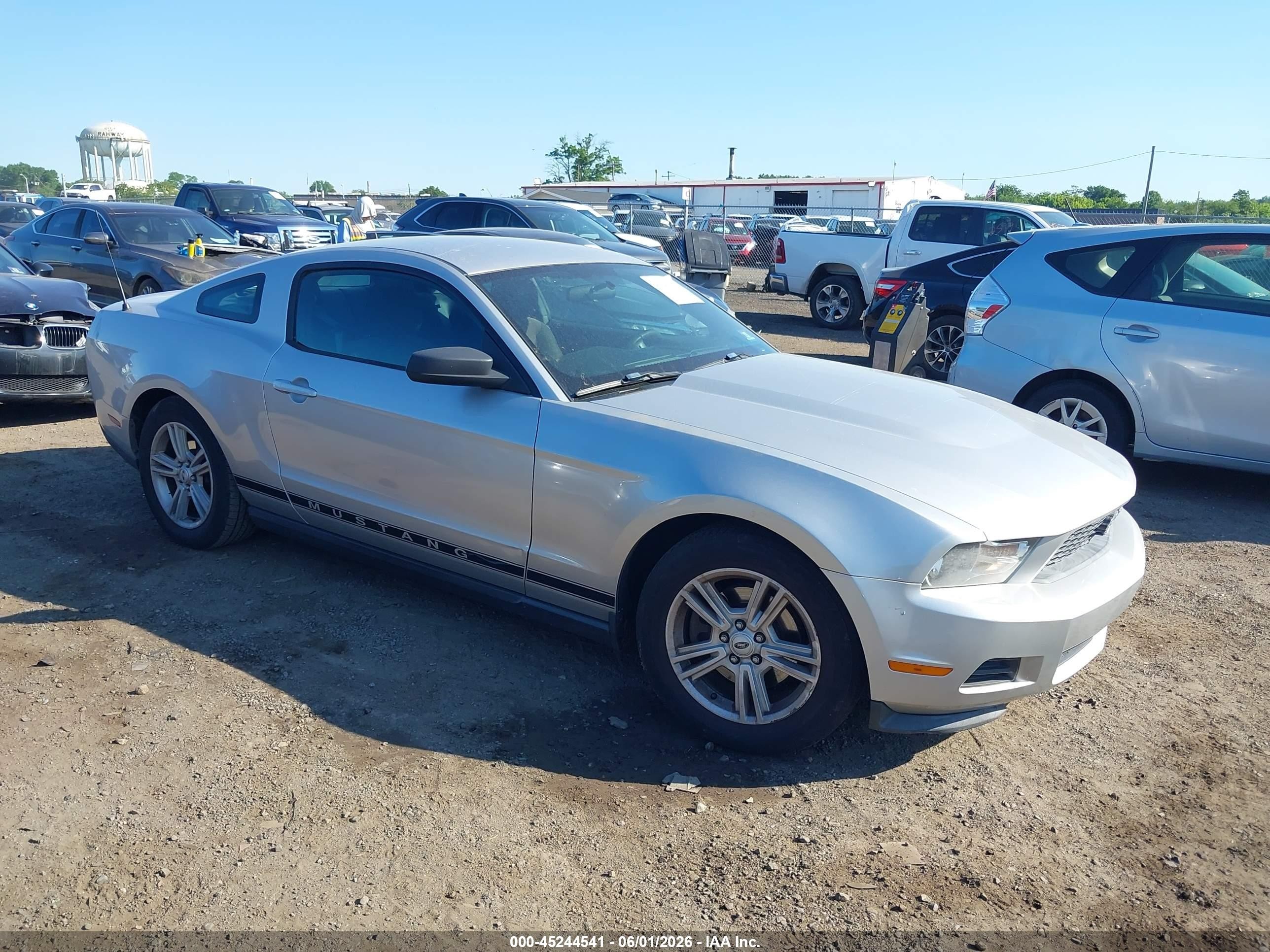 2012 Ford Mustang V6 Silver vin: 1ZVBP8AM6C5280452