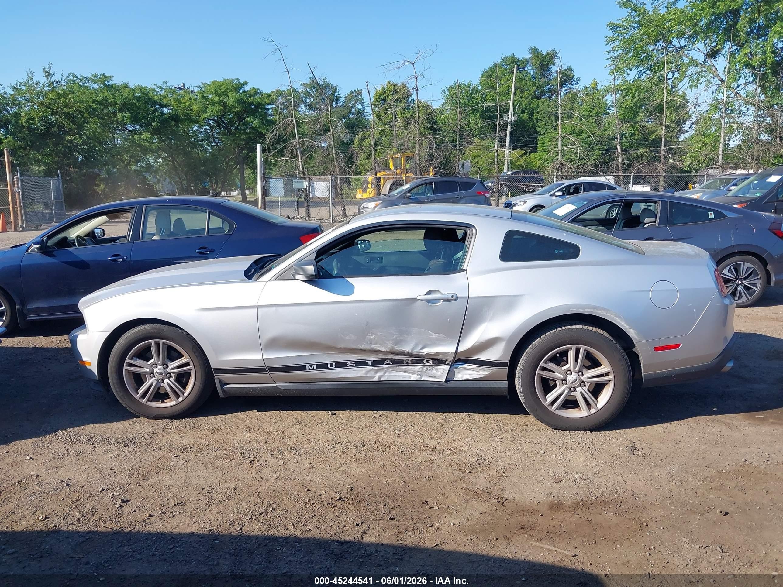 2012 Ford Mustang V6 Silver vin: 1ZVBP8AM6C5280452