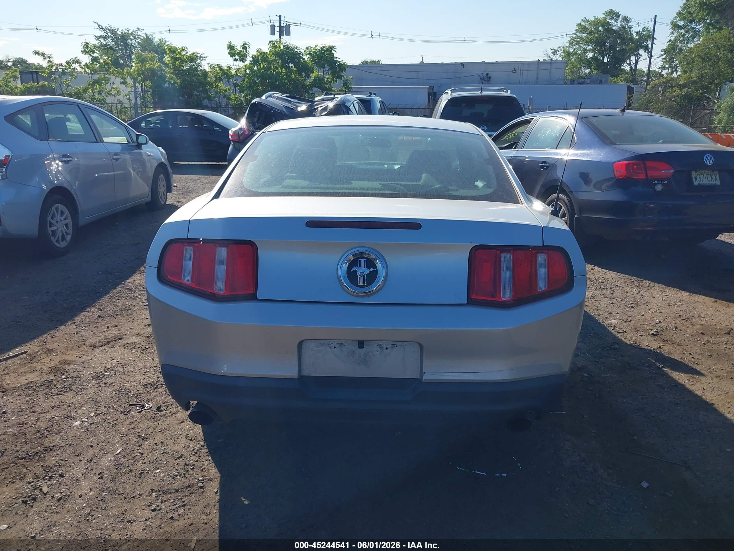 2012 Ford Mustang V6 Silver vin: 1ZVBP8AM6C5280452