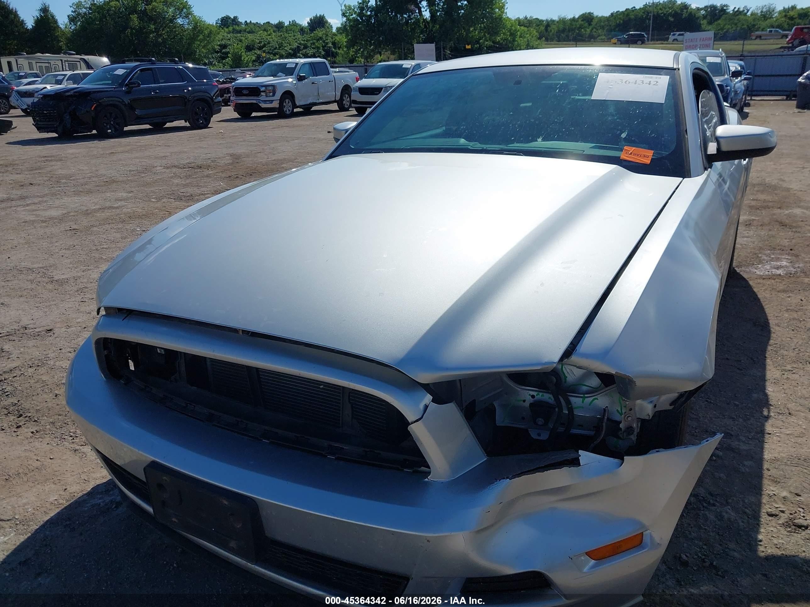 2013 Ford Mustang V6 Premium Silver vin: 1ZVBP8AM6D5239675