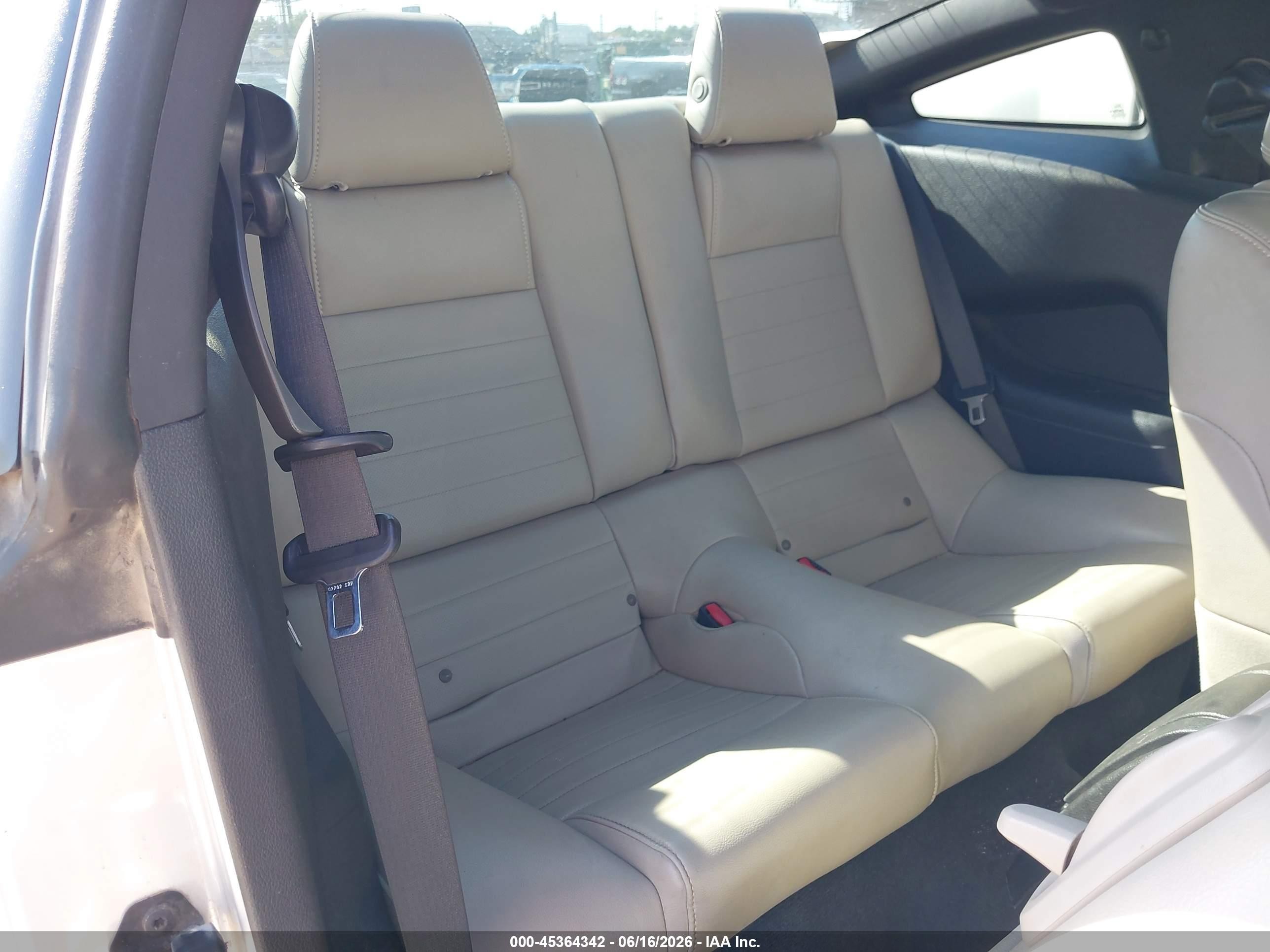 2013 Ford Mustang V6 Premium Silver vin: 1ZVBP8AM6D5239675