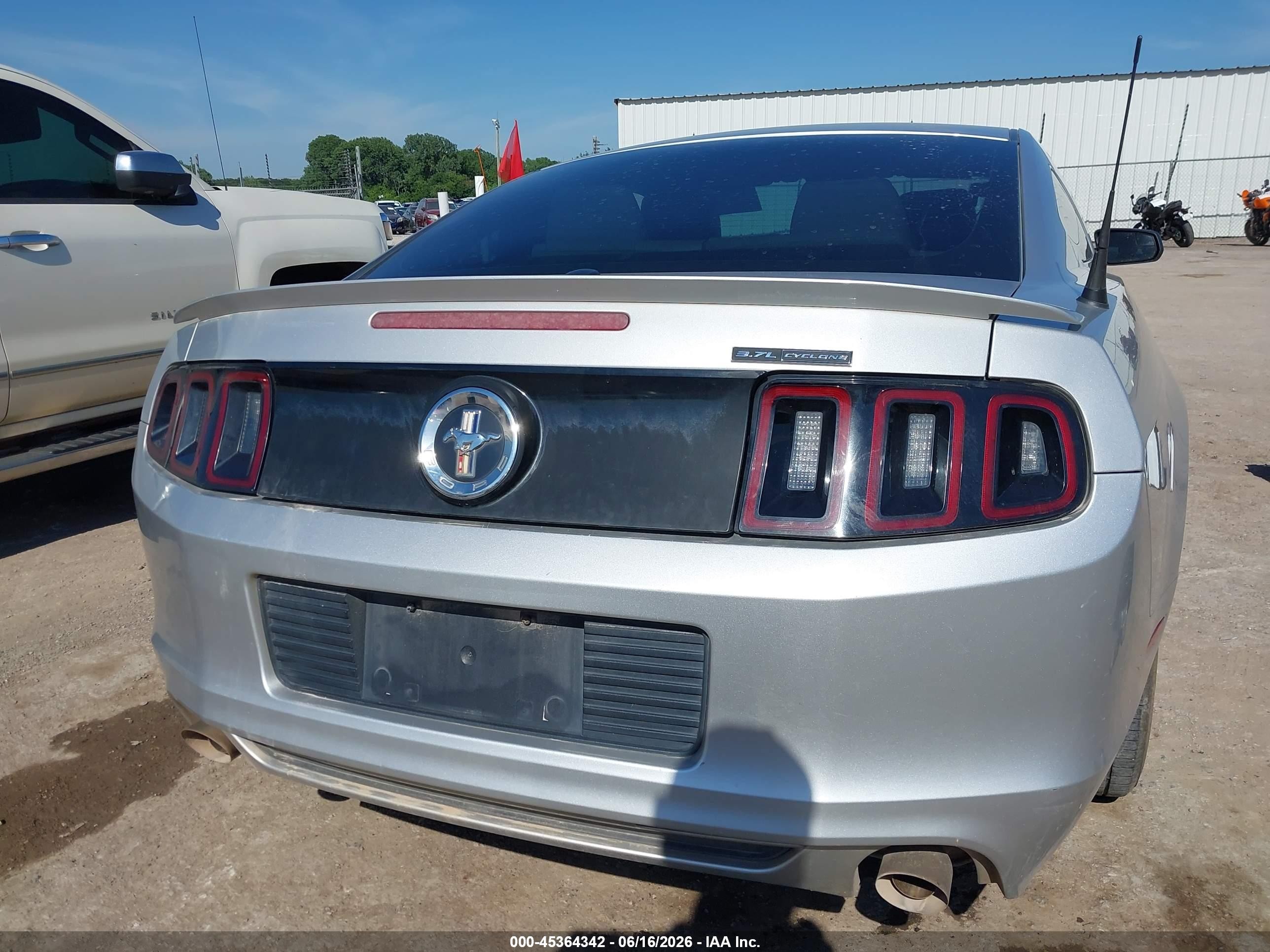 2013 Ford Mustang V6 Premium Silver vin: 1ZVBP8AM6D5239675