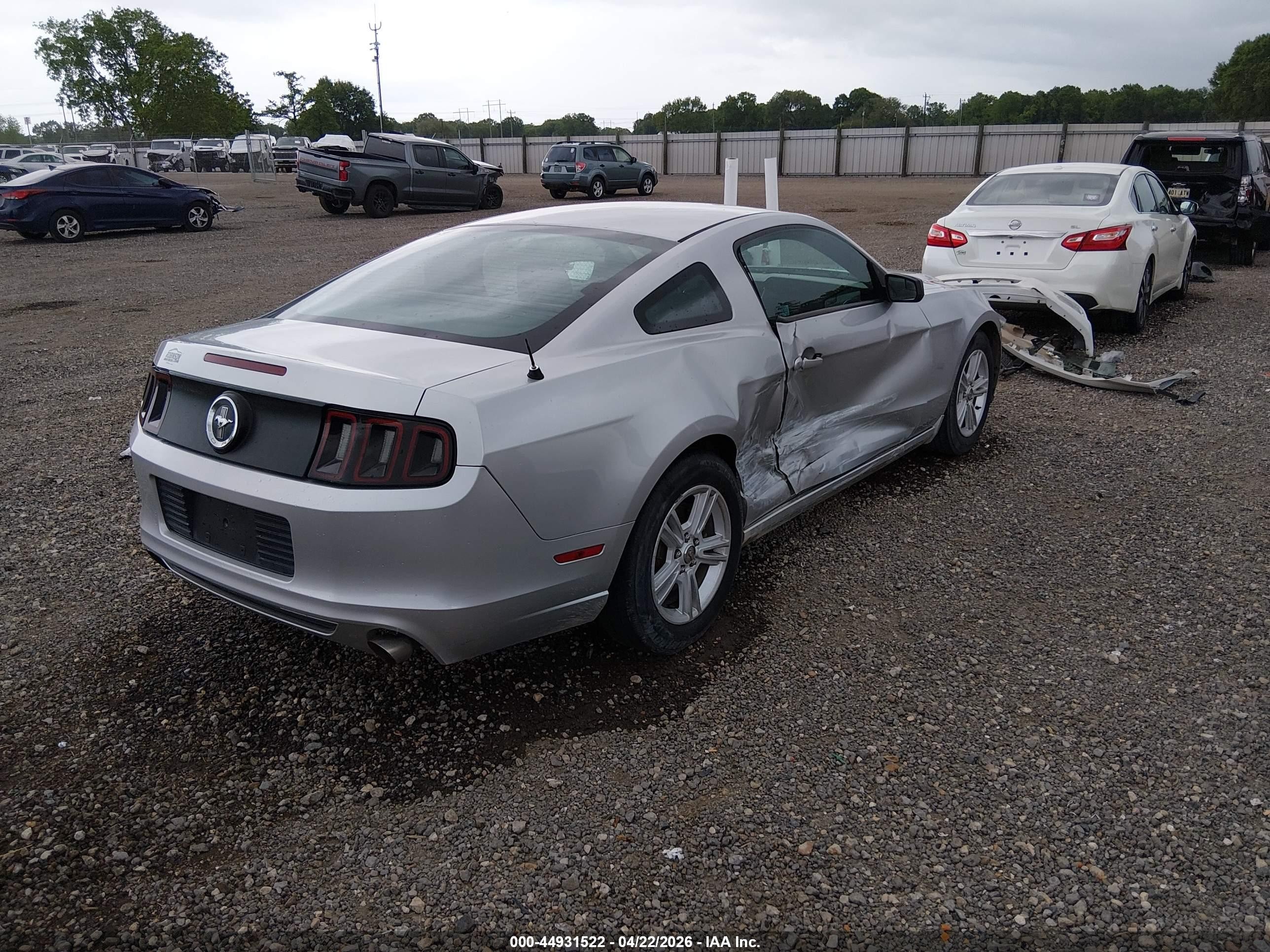 2013 Ford Mustang V6 Silver vin: 1ZVBP8AM6D5277584