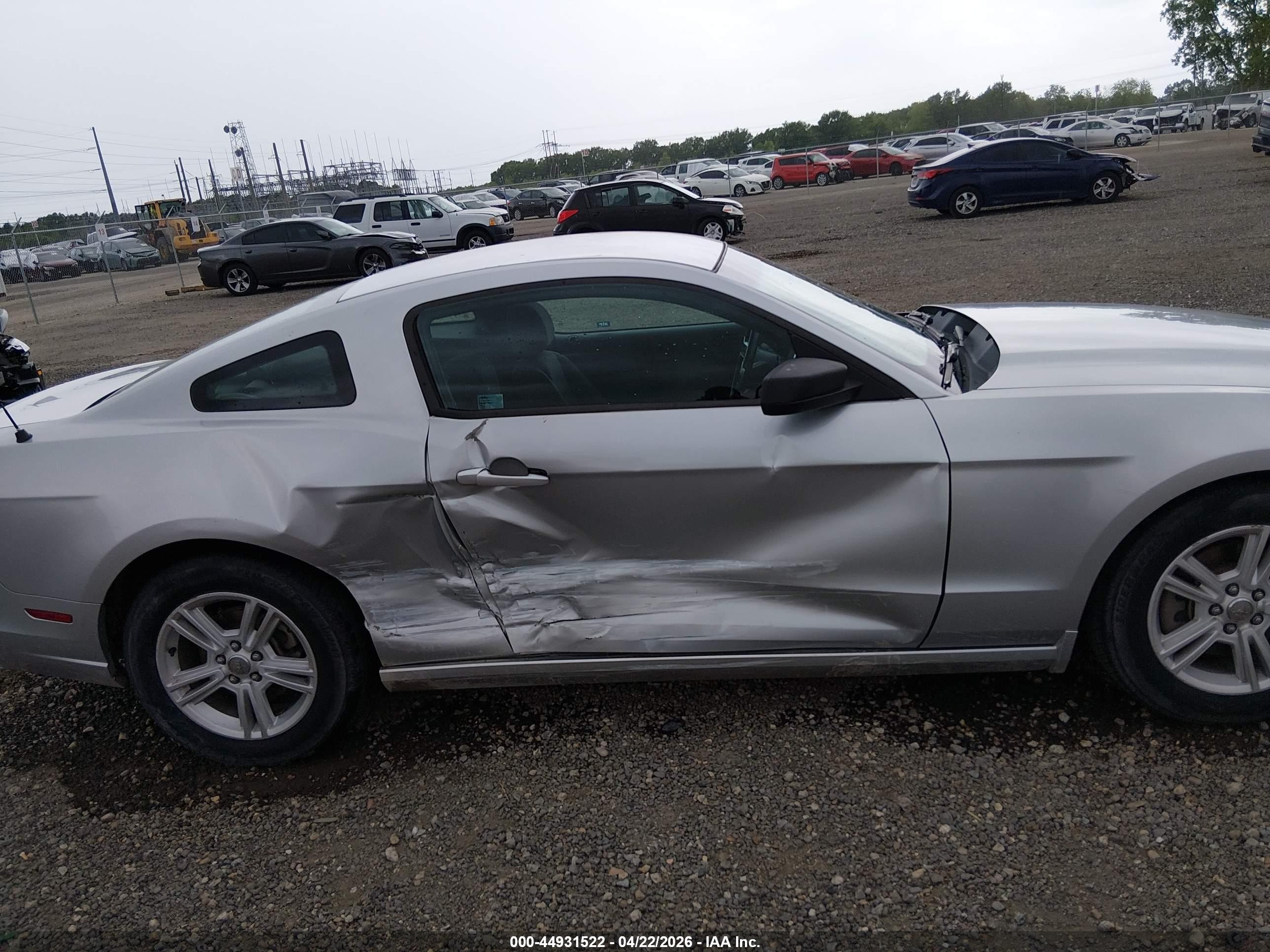 2013 Ford Mustang V6 Silver vin: 1ZVBP8AM6D5277584