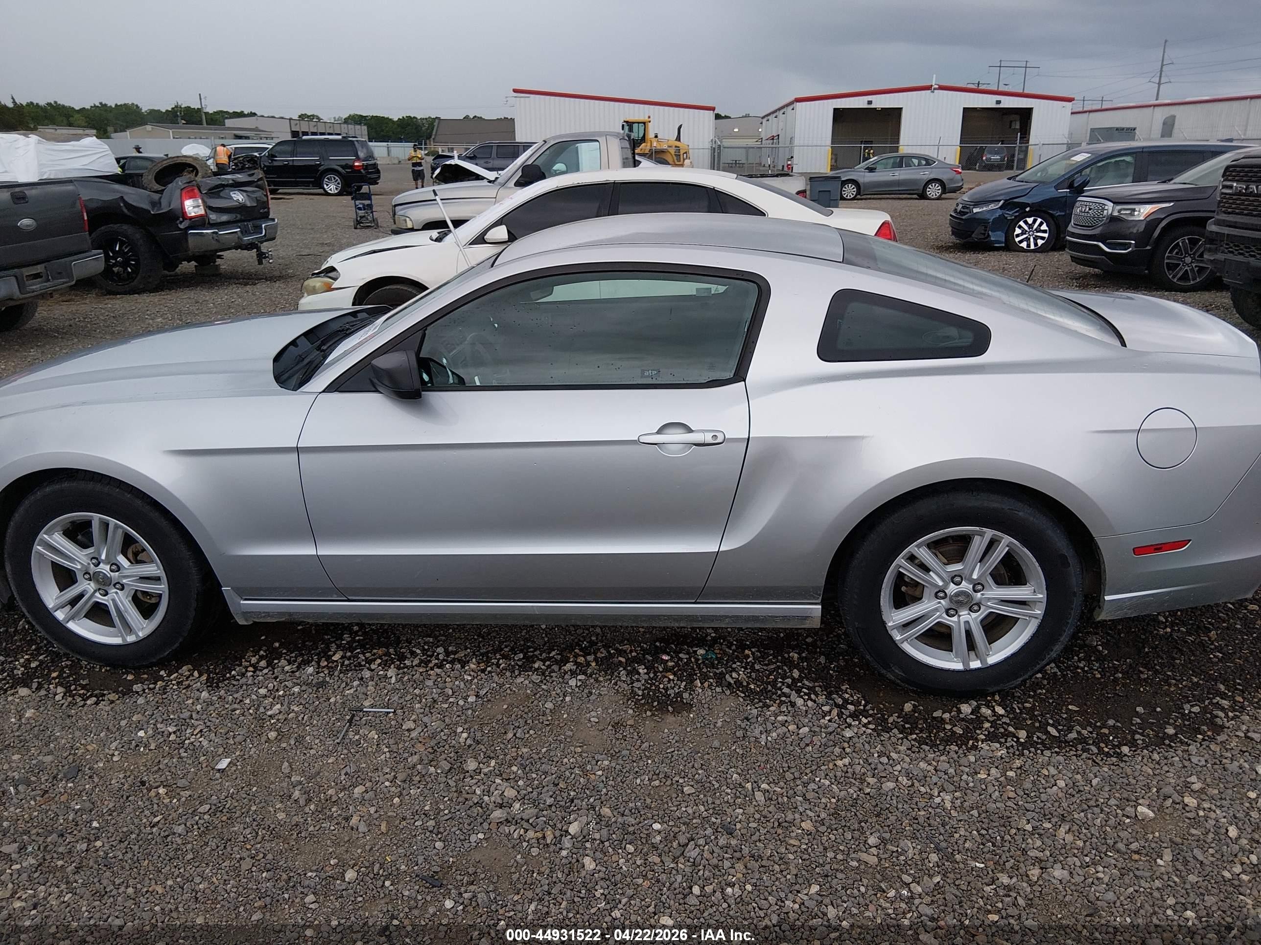 2013 Ford Mustang V6 Silver vin: 1ZVBP8AM6D5277584
