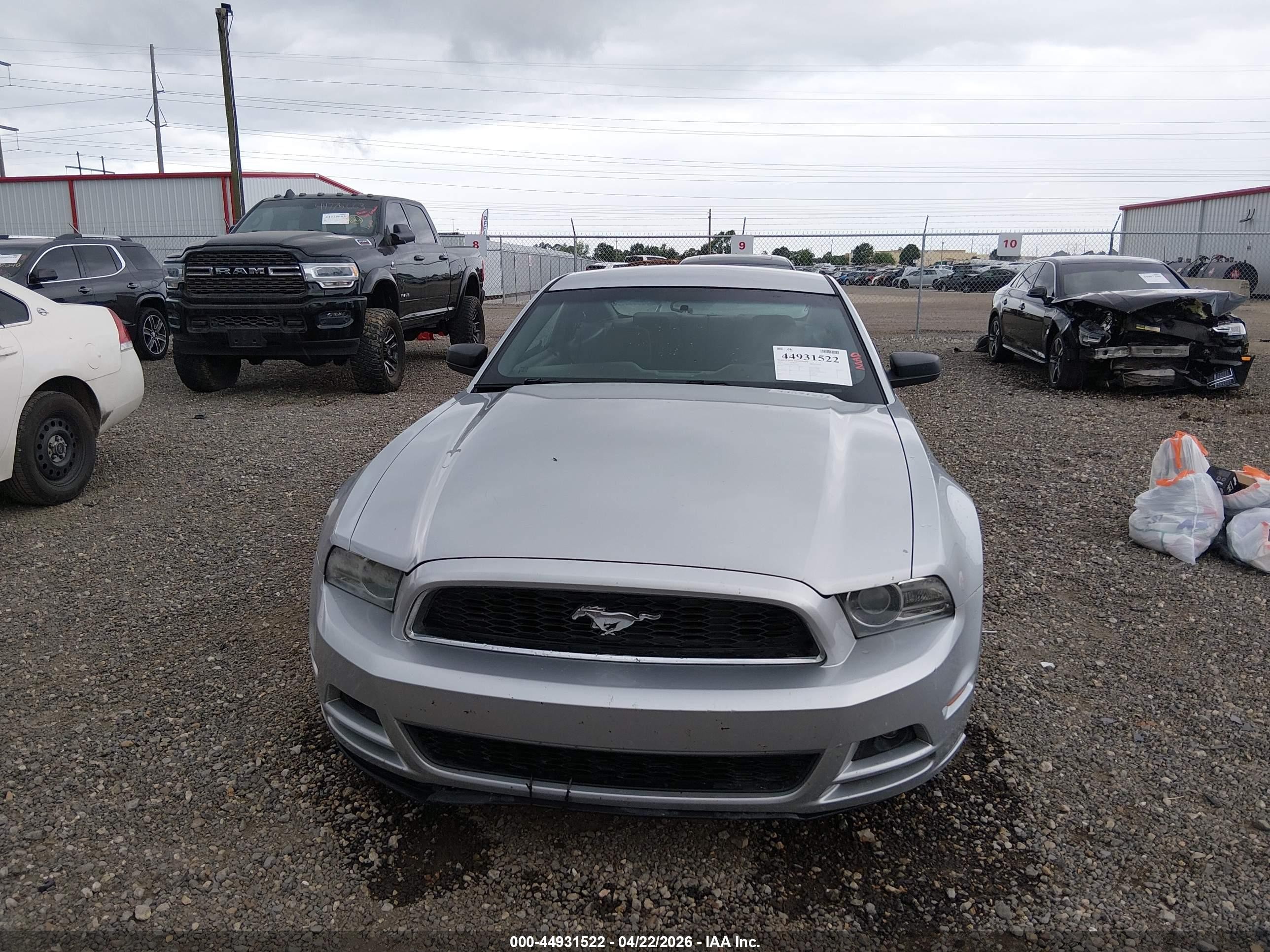2013 Ford Mustang V6 Silver vin: 1ZVBP8AM6D5277584