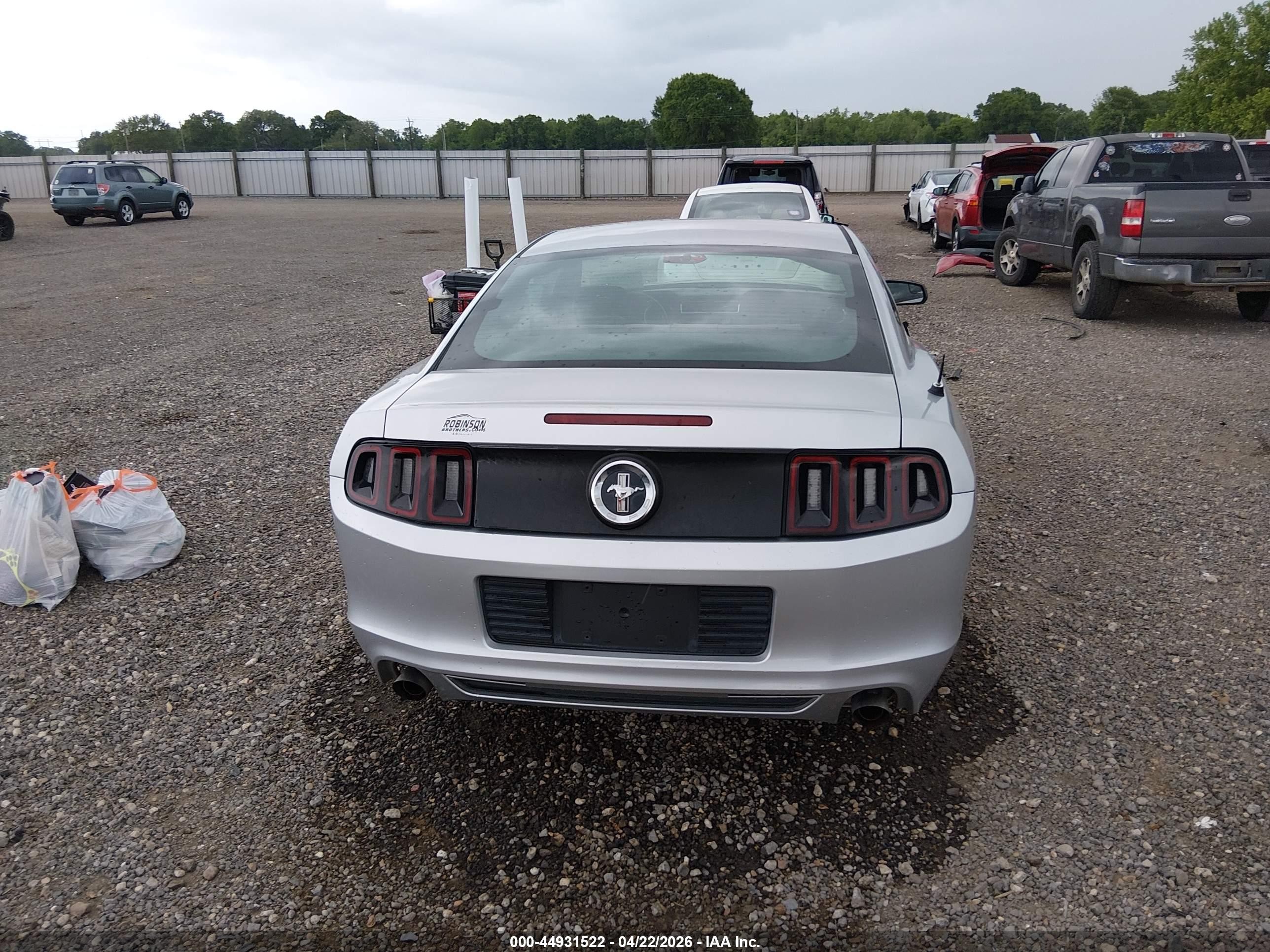 2013 Ford Mustang V6 Silver vin: 1ZVBP8AM6D5277584