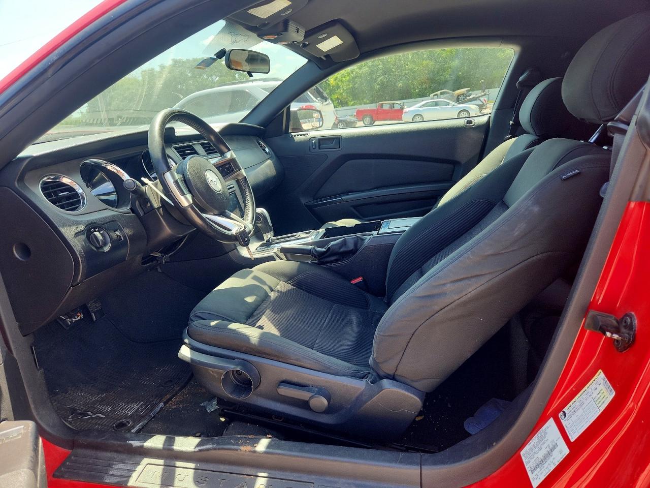 2014 Ford Mustang Red vin: 1ZVBP8AM6E5237863