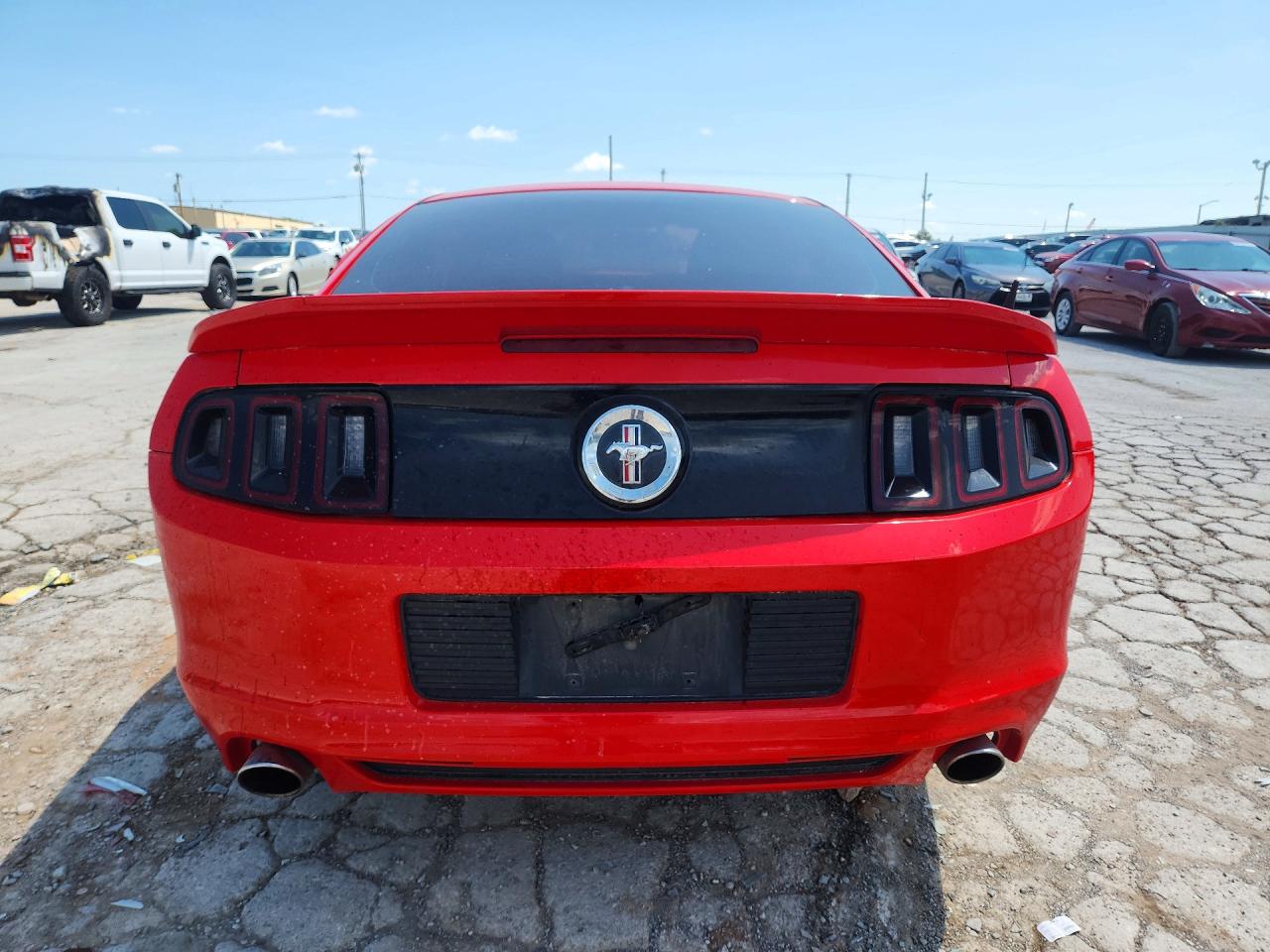 2014 Ford Mustang Red vin: 1ZVBP8AM6E5237863