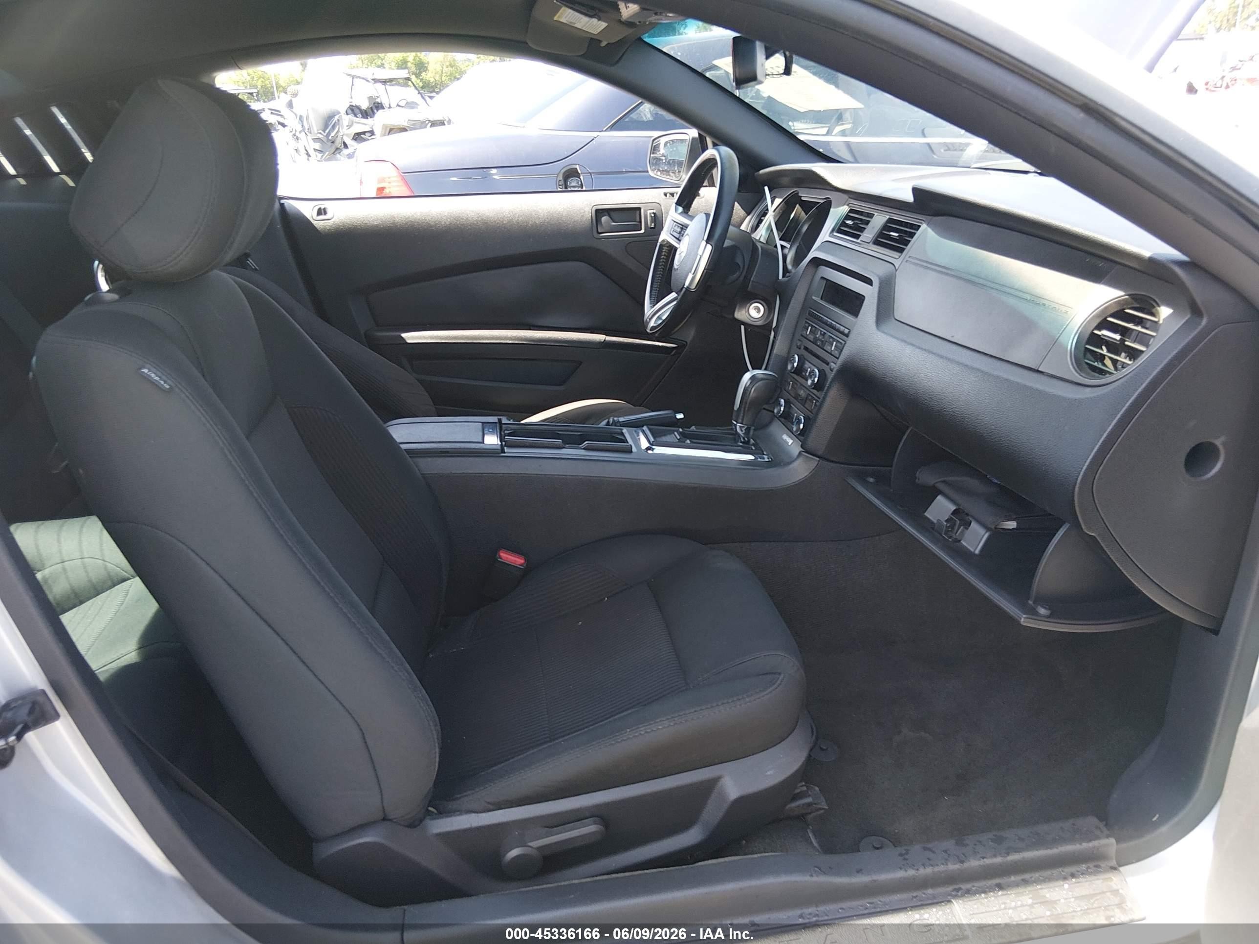 2014 Ford Mustang V6 Silver vin: 1ZVBP8AM6E5250015