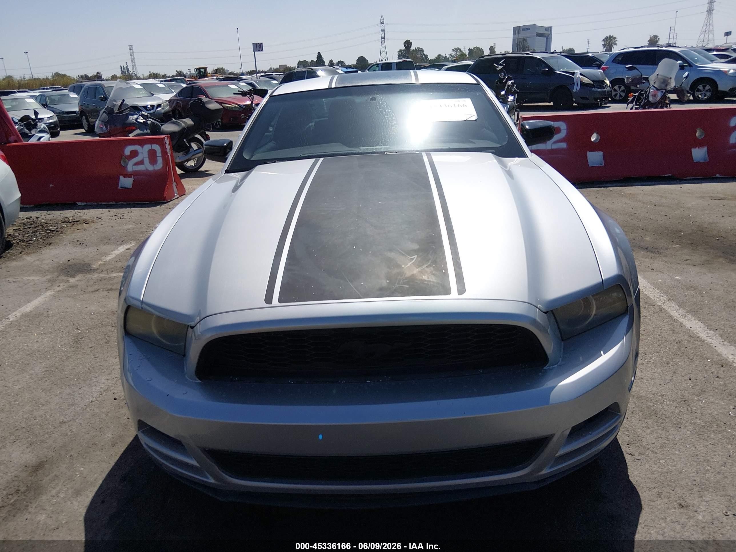 2014 Ford Mustang V6 Silver vin: 1ZVBP8AM6E5250015