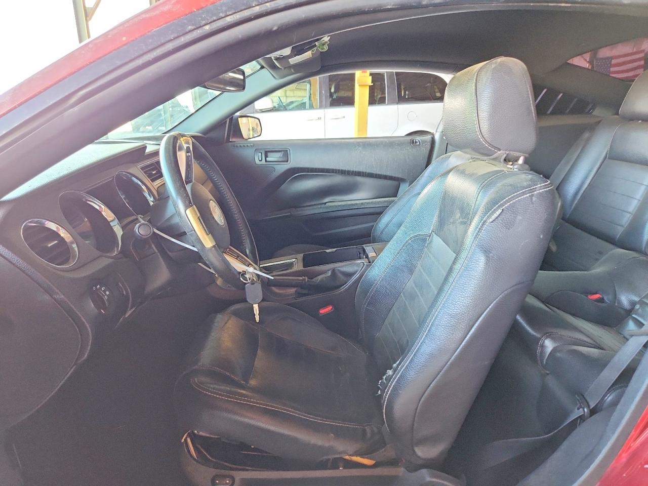 2014 Ford Mustang Red vin: 1ZVBP8AM6E5270149