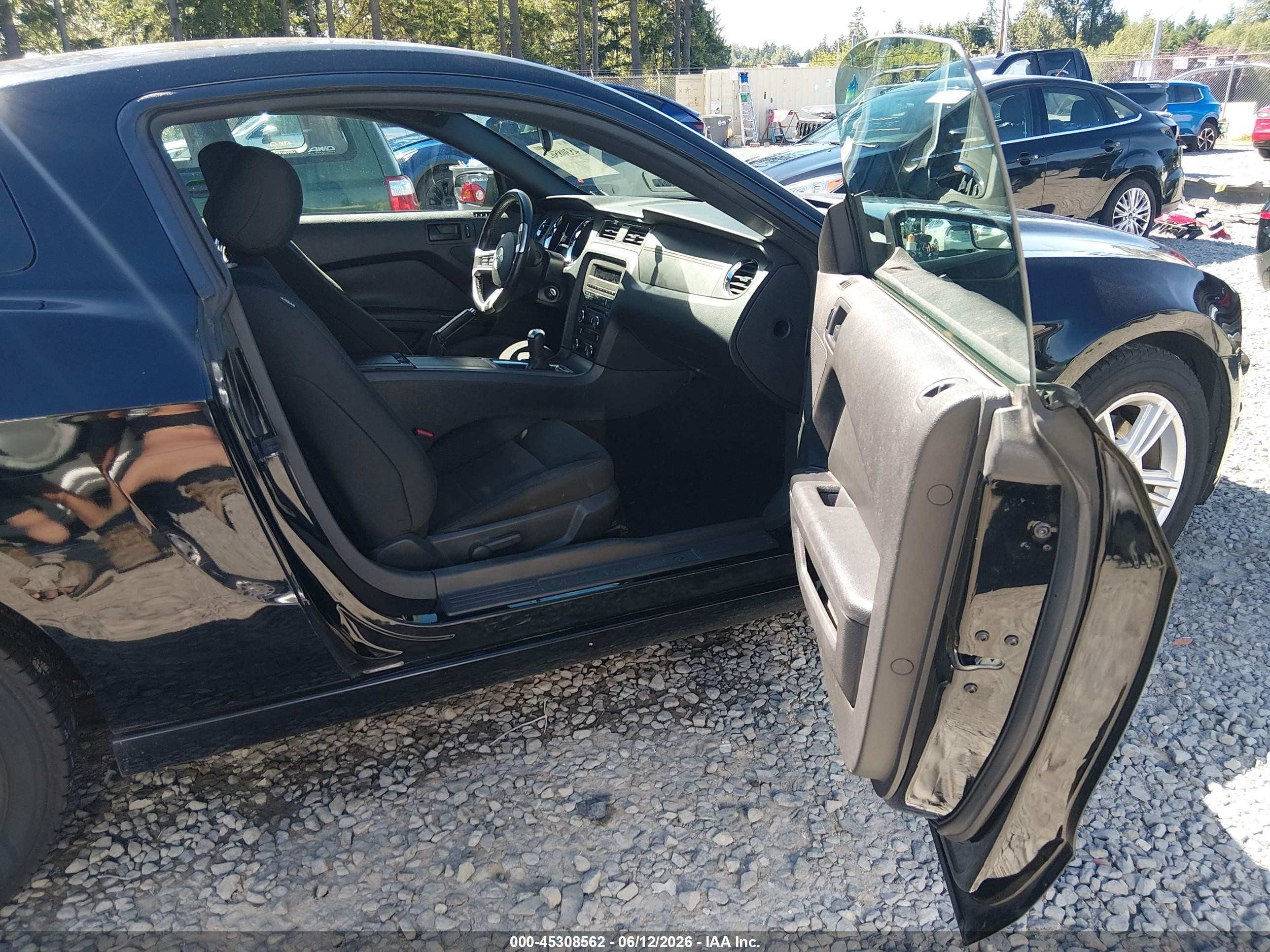 2014 Ford Mustang V6 Black vin: 1ZVBP8AM6E5270278