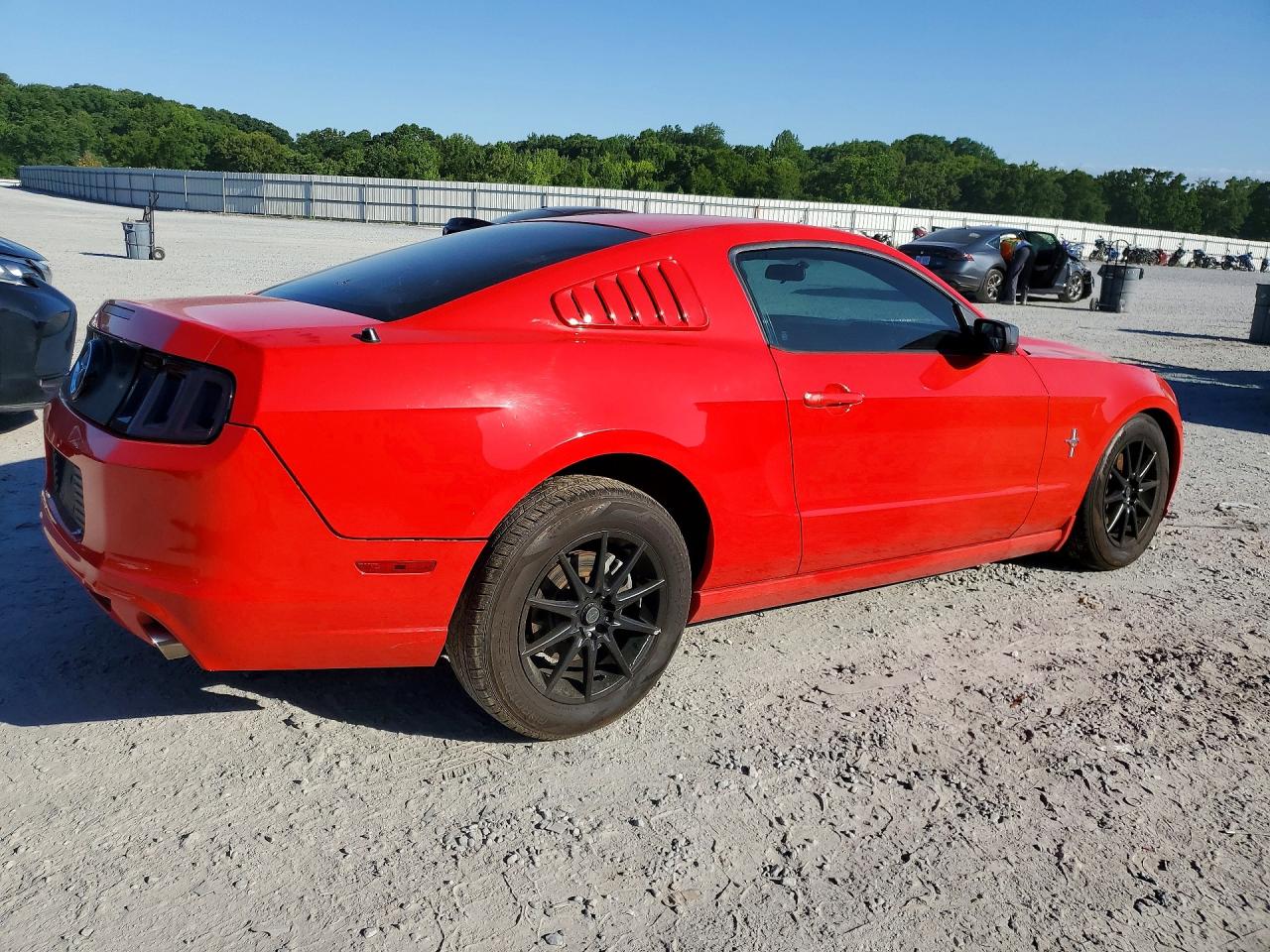 2014 Ford Mustang Red vin: 1ZVBP8AM6E5273164