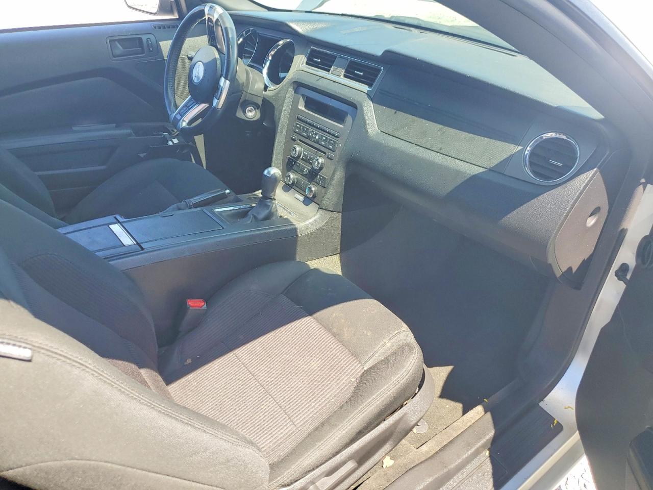 2014 Ford Mustang Silver vin: 1ZVBP8AM6E5305501