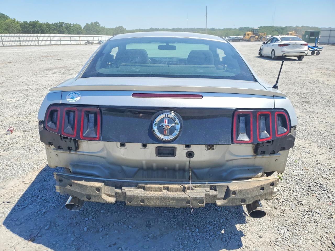 2014 Ford Mustang Silver vin: 1ZVBP8AM6E5305501