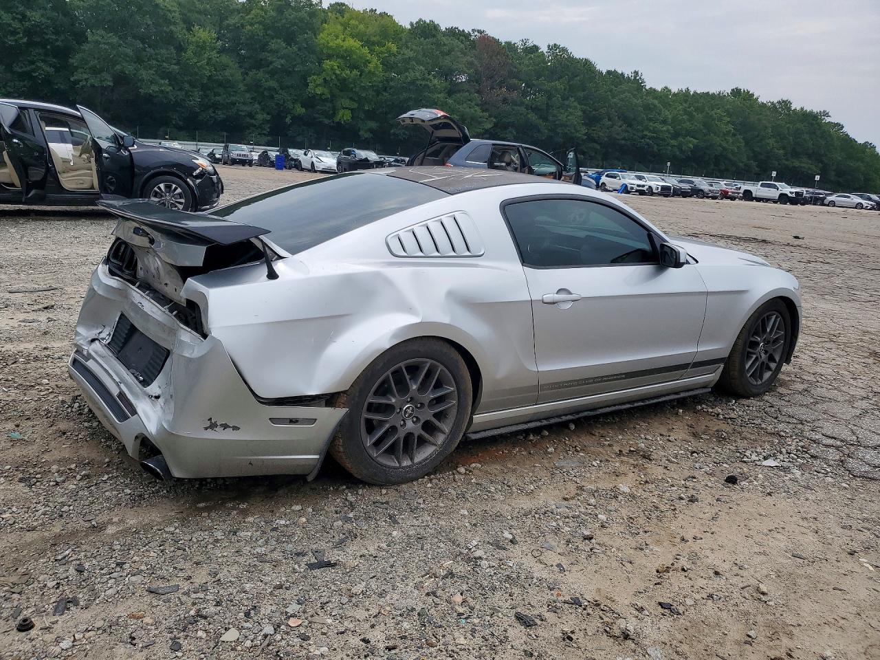 2014 Ford Mustang Silver vin: 1ZVBP8AM6E5308270
