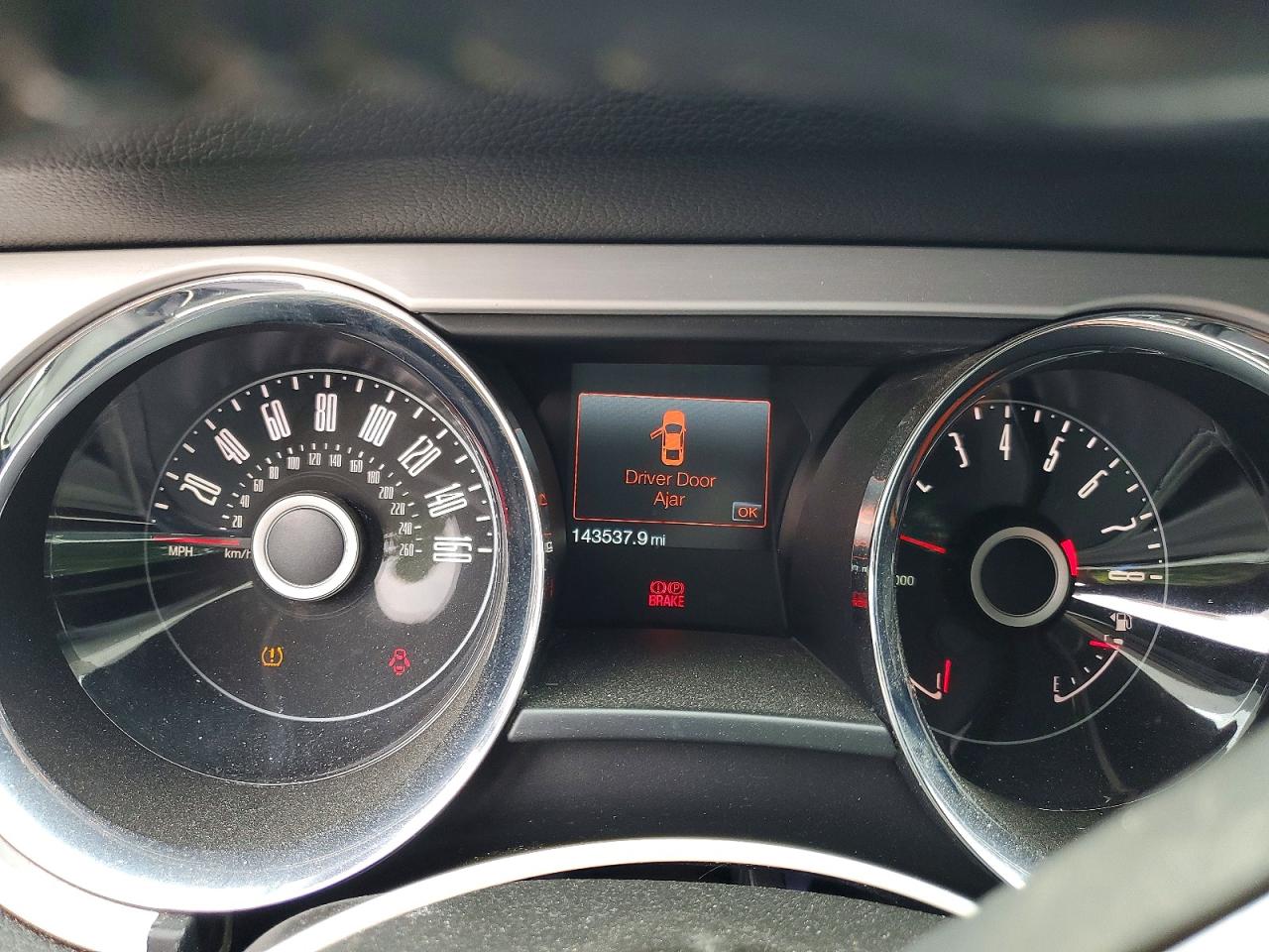 2014 Ford Mustang Silver vin: 1ZVBP8AM6E5308270