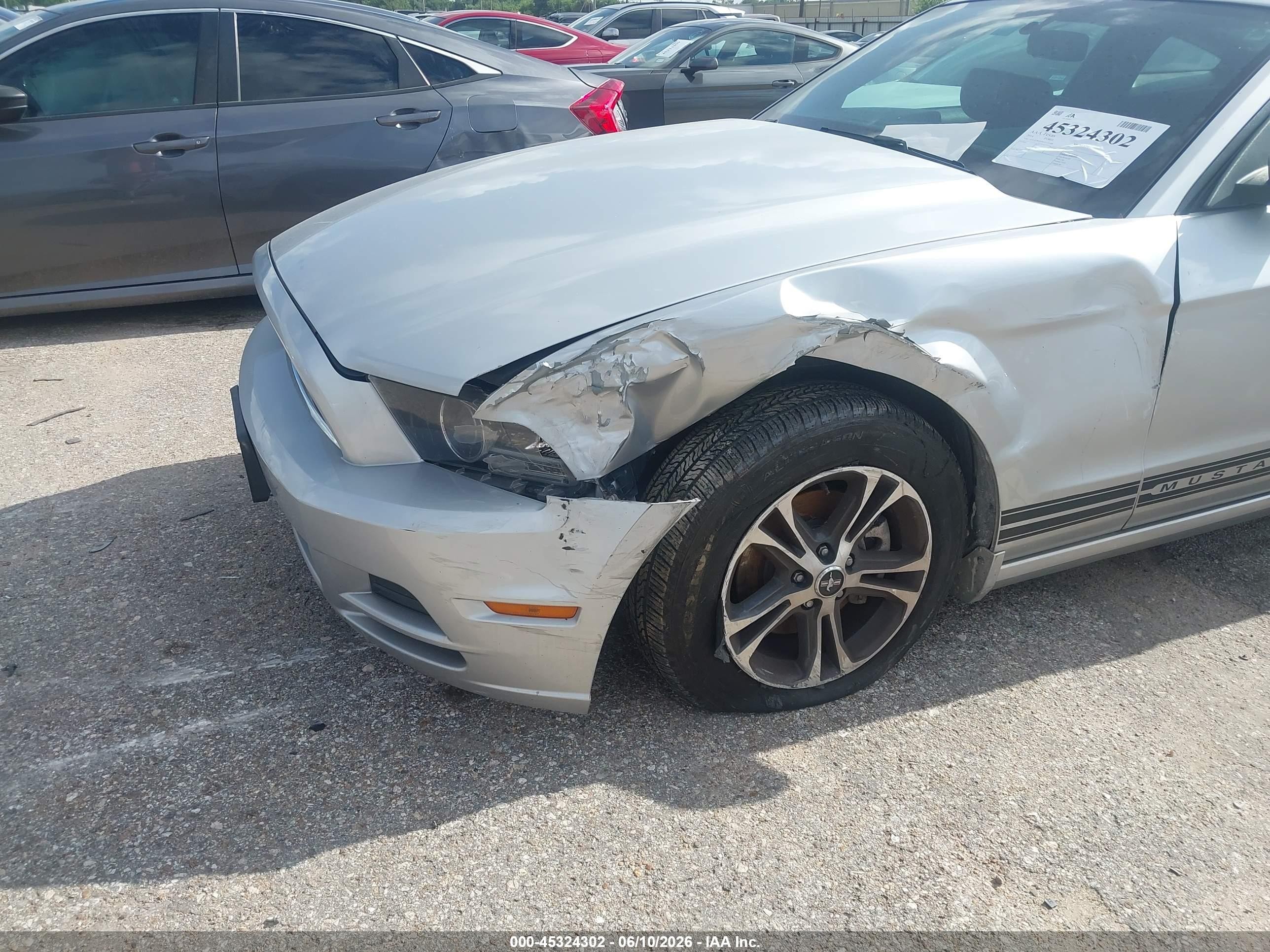 2014 Ford Mustang V6 Premium Silver vin: 1ZVBP8AM6E5311508