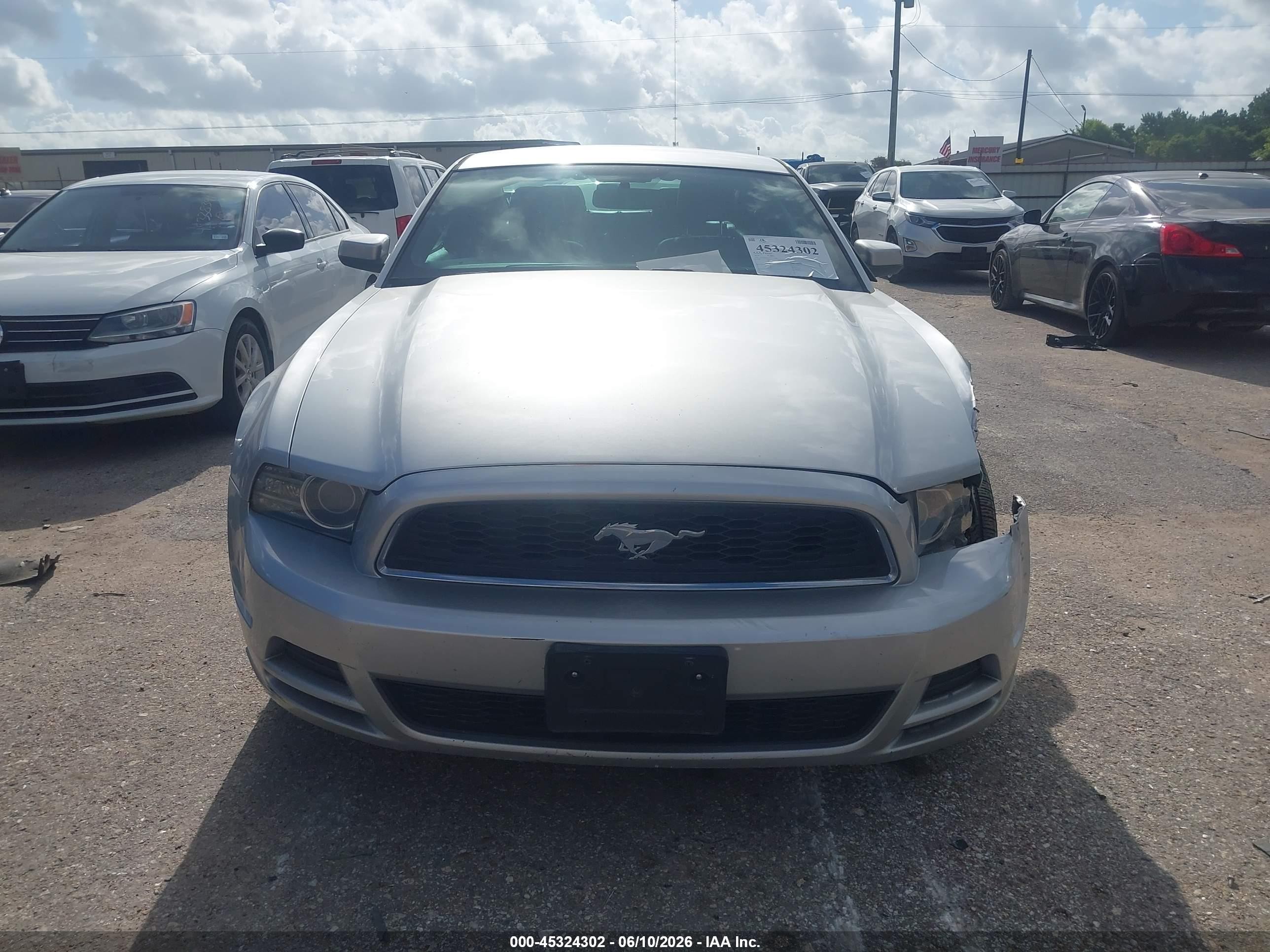 2014 Ford Mustang V6 Premium Silver vin: 1ZVBP8AM6E5311508