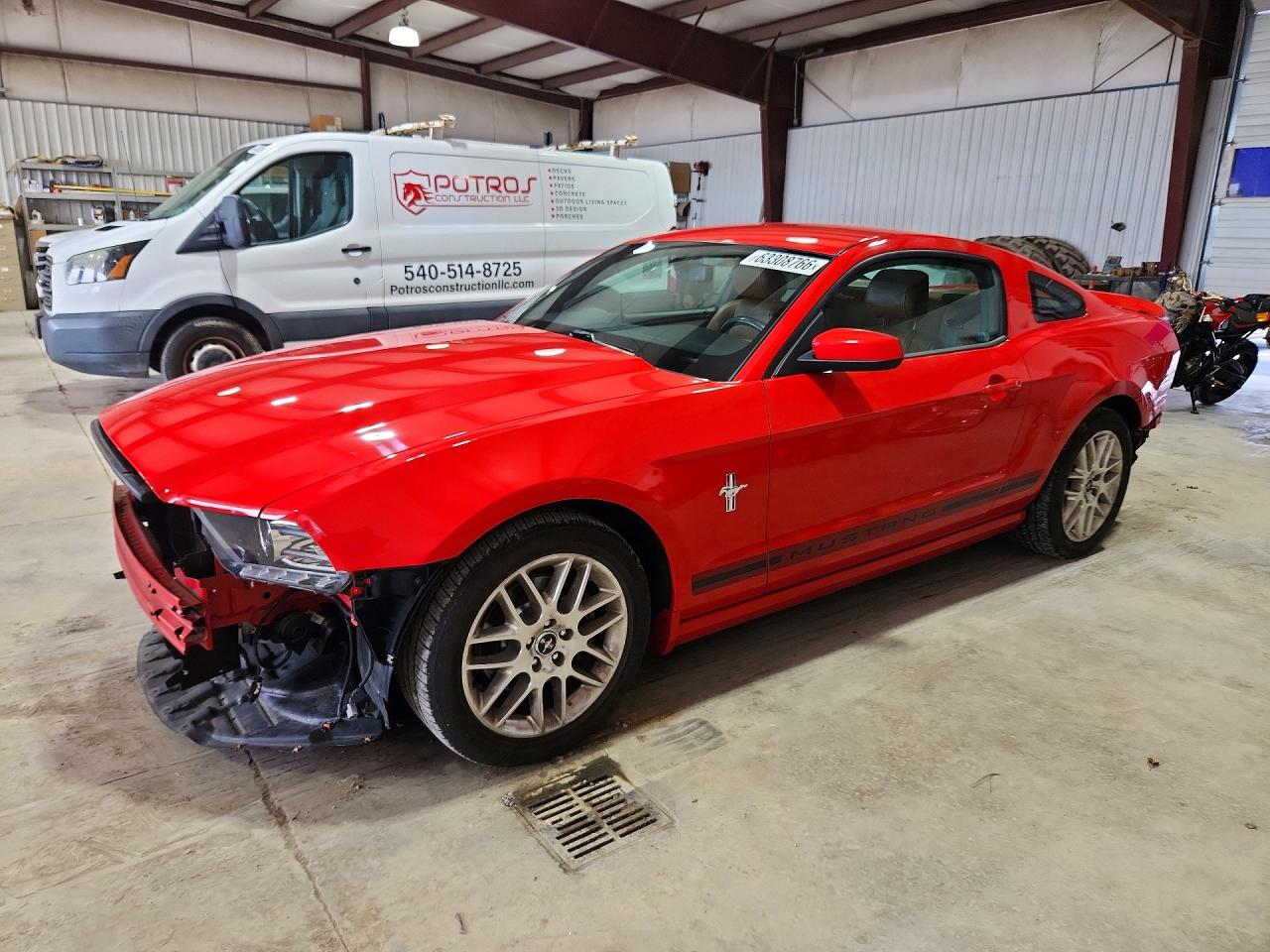 2014 Ford Mustang Red vin: 1ZVBP8AM6E5312772