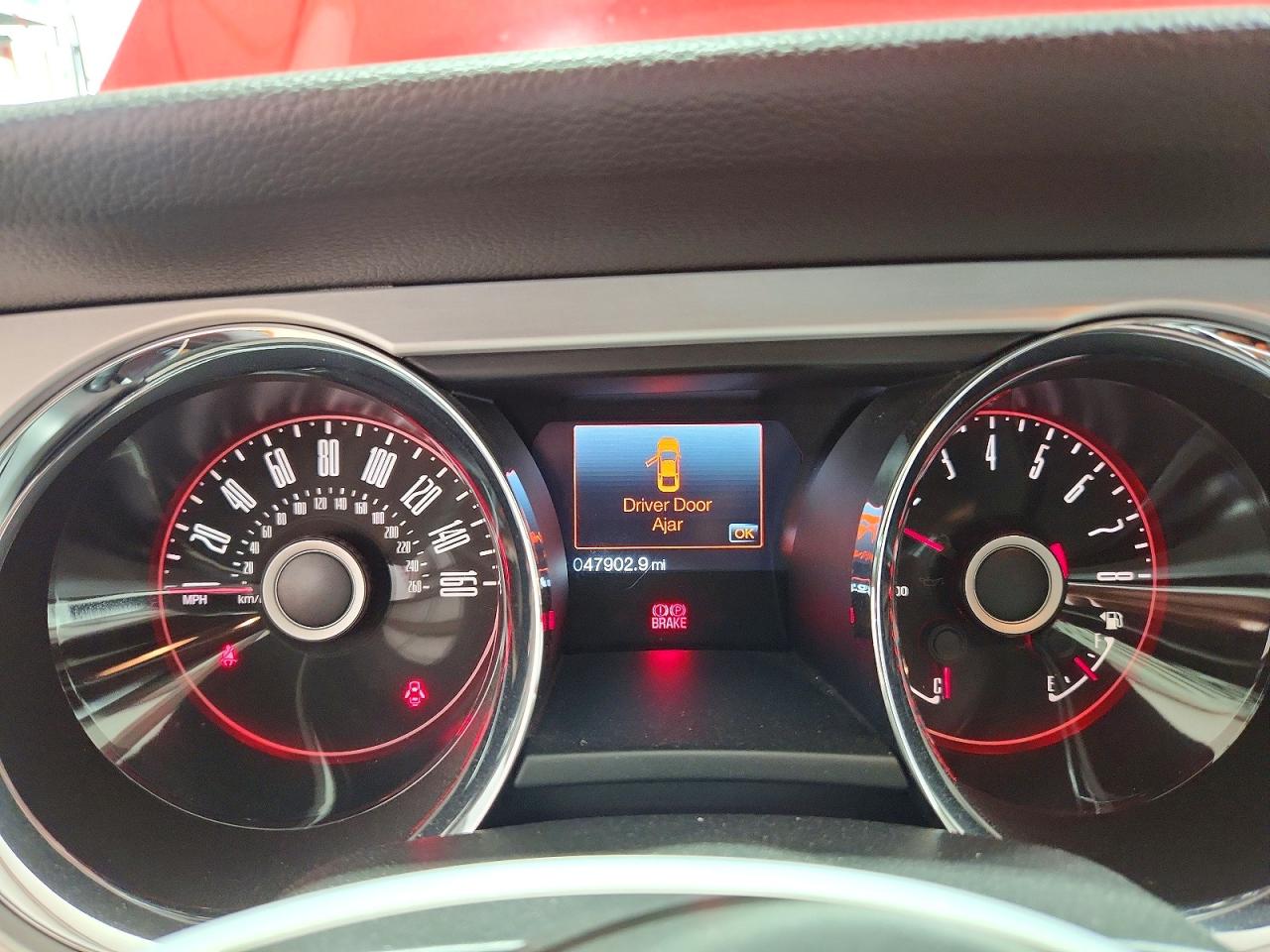 2014 Ford Mustang Red vin: 1ZVBP8AM6E5312772