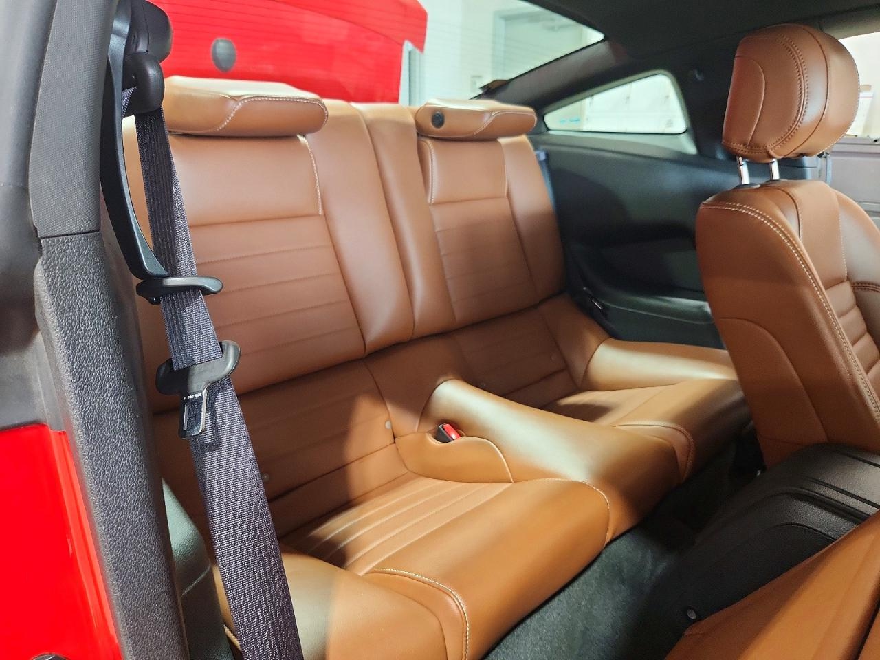 2014 Ford Mustang Red vin: 1ZVBP8AM6E5312772