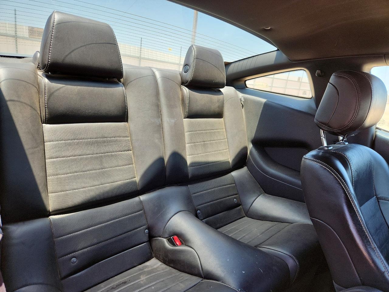 2014 Ford Mustang Silver vin: 1ZVBP8AM6E5316451