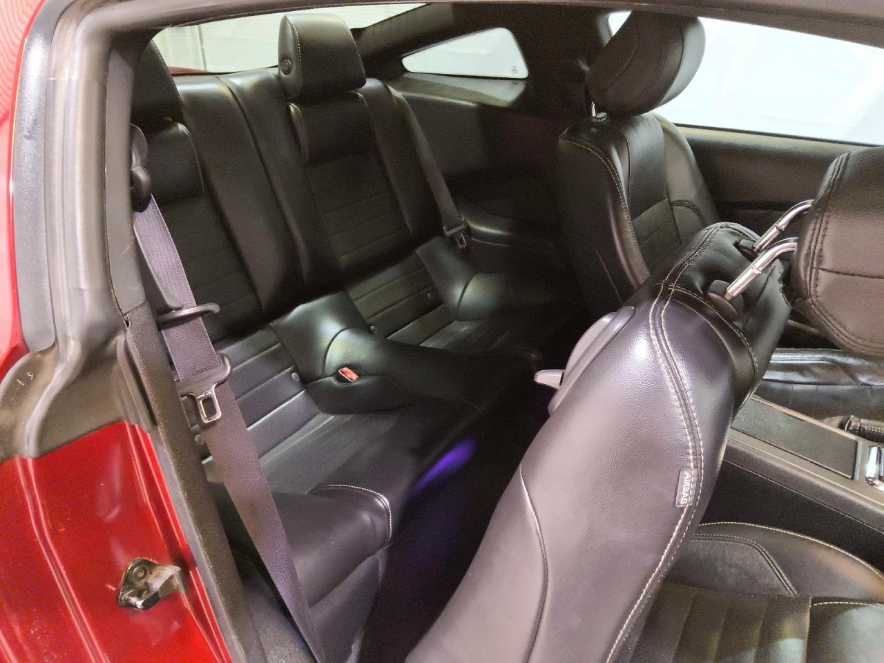 2014 Ford Mustang Red vin: 1ZVBP8AM6E5321908
