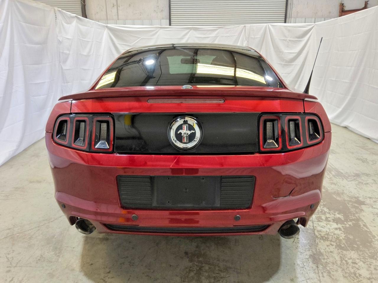 2014 Ford Mustang Red vin: 1ZVBP8AM6E5321908