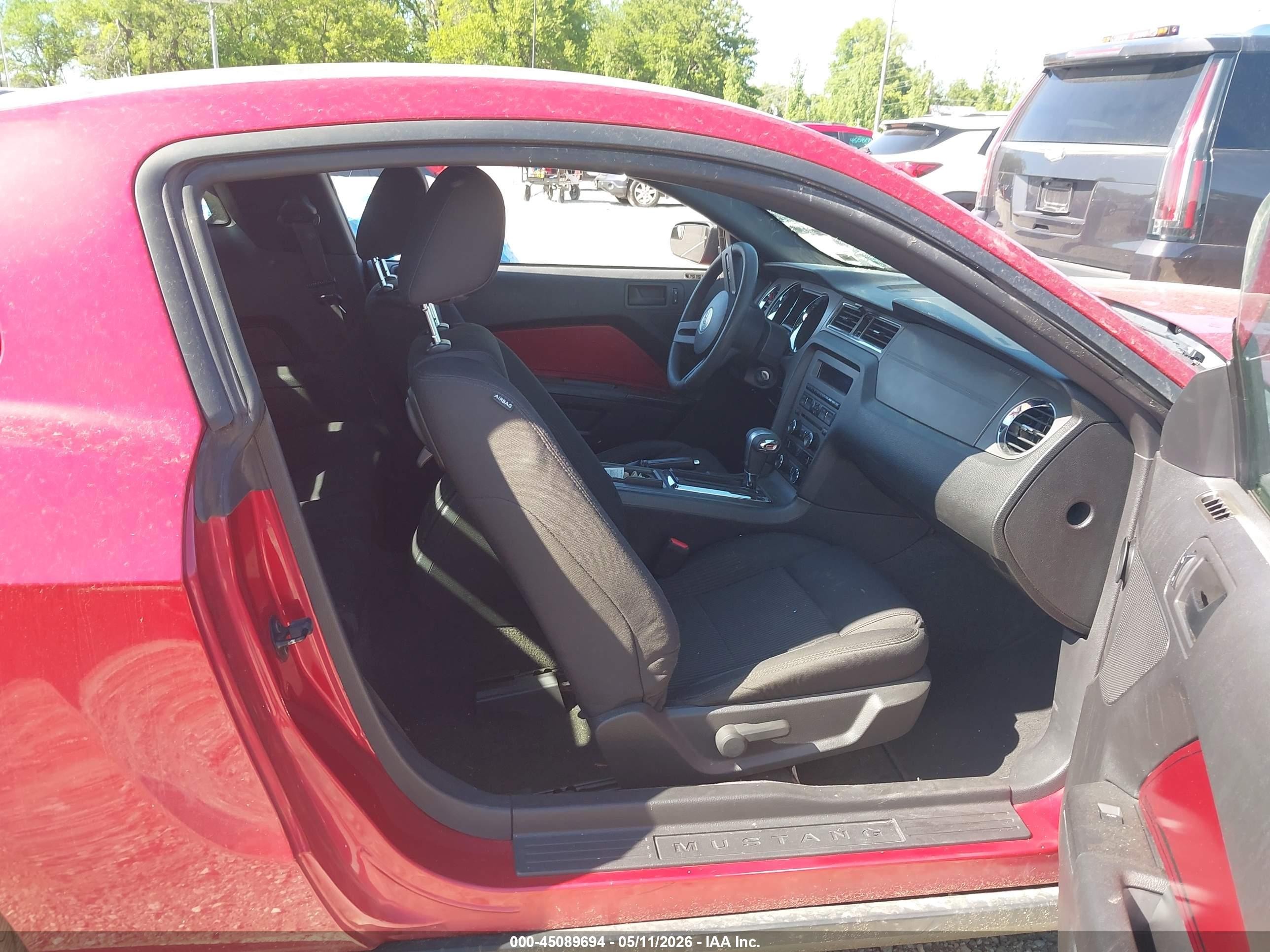 2012 Ford Mustang V6 Red vin: 1ZVBP8AM7C5204786