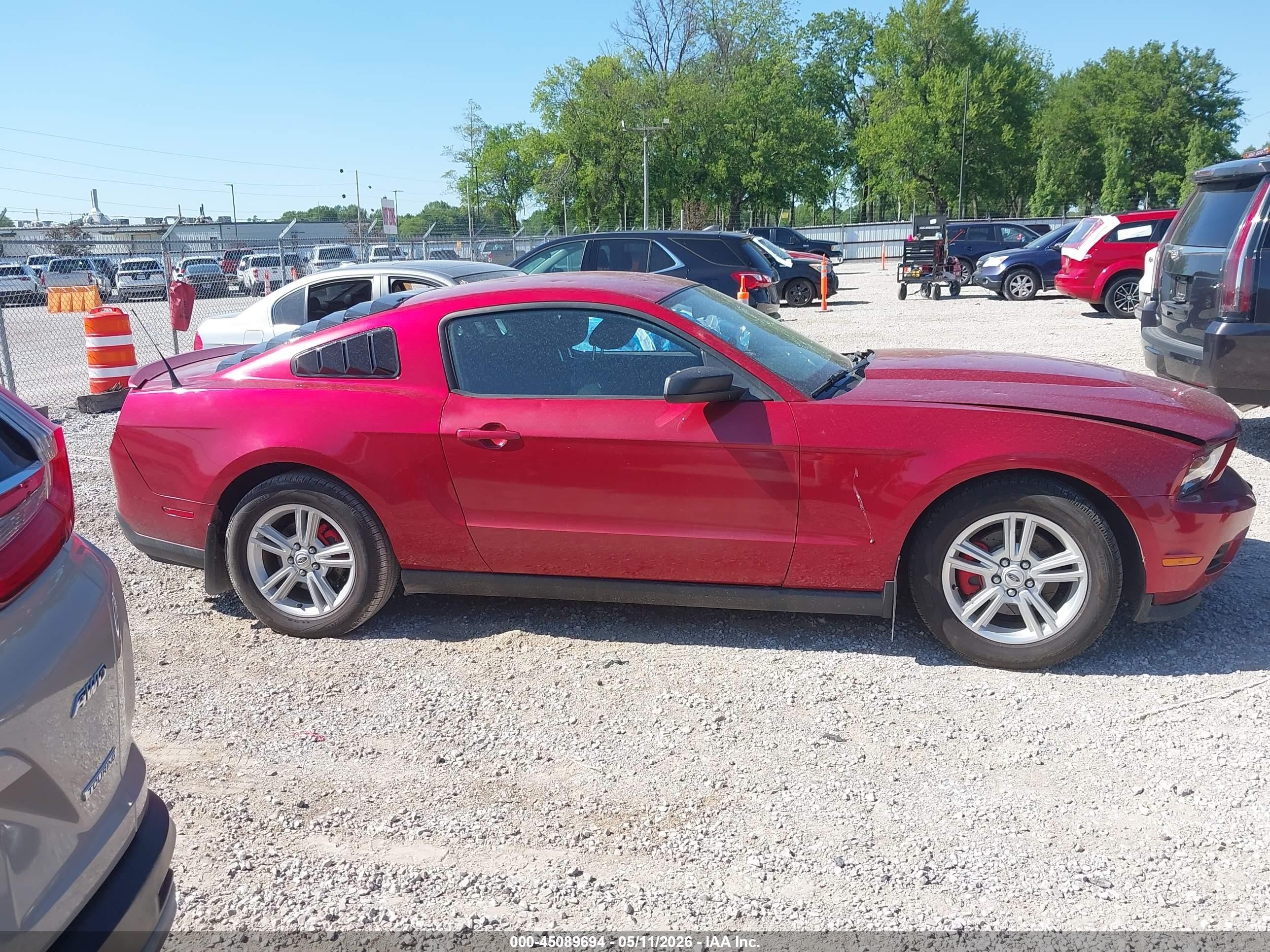 2012 Ford Mustang V6 Red vin: 1ZVBP8AM7C5204786