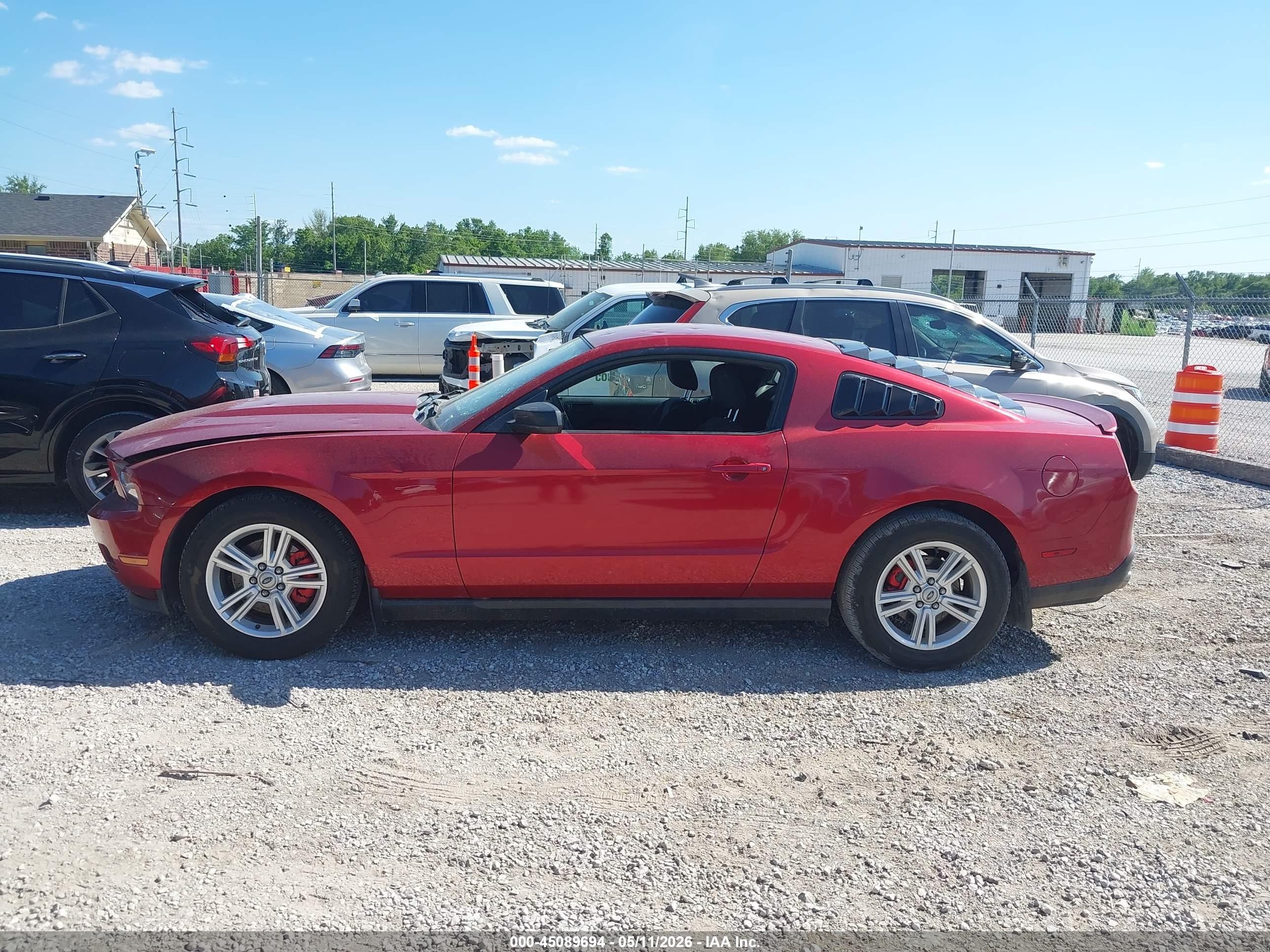 2012 Ford Mustang V6 Red vin: 1ZVBP8AM7C5204786