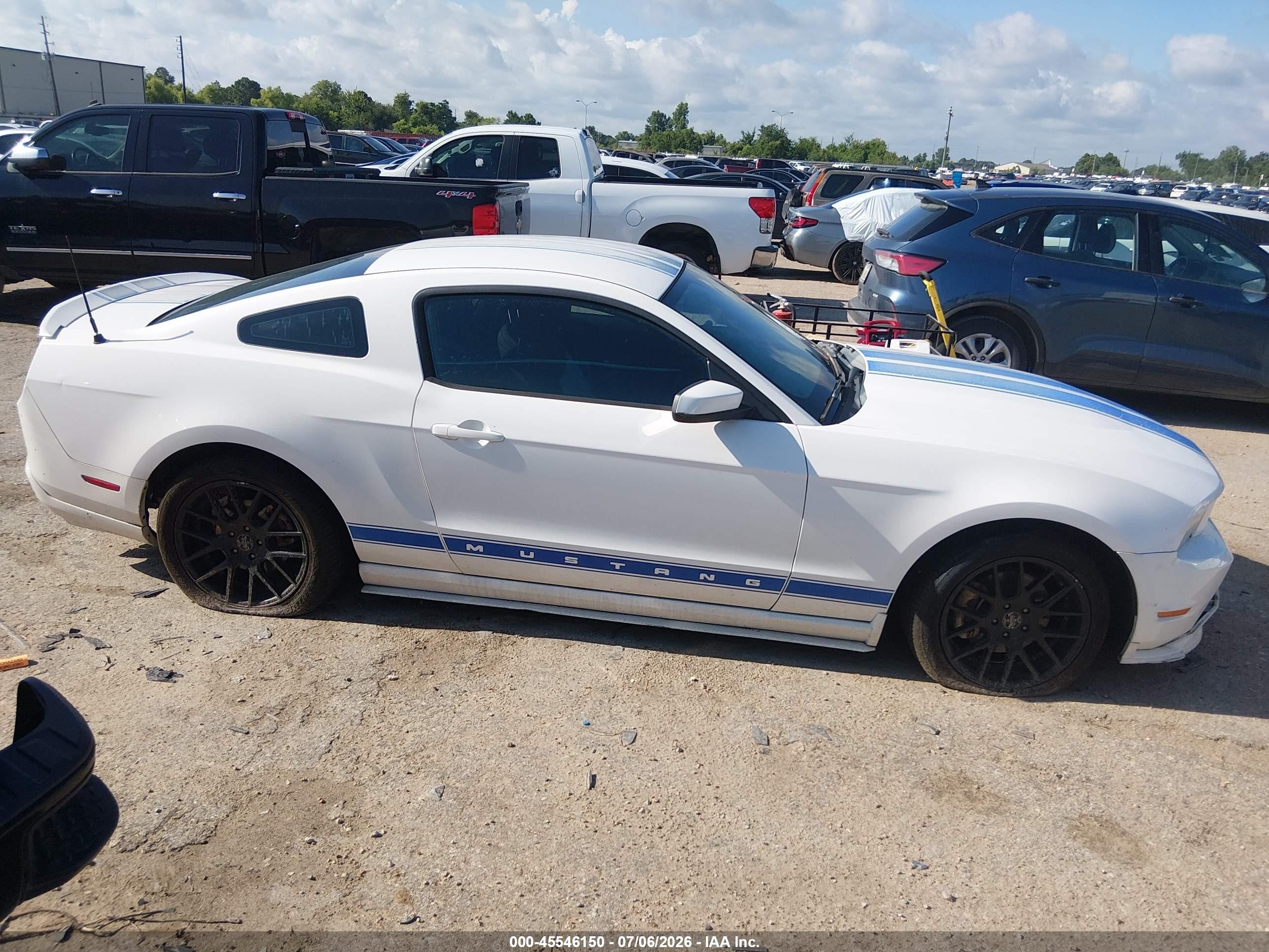 2012 Ford Mustang V6/v6 Premium White vin: 1ZVBP8AM7C5221586